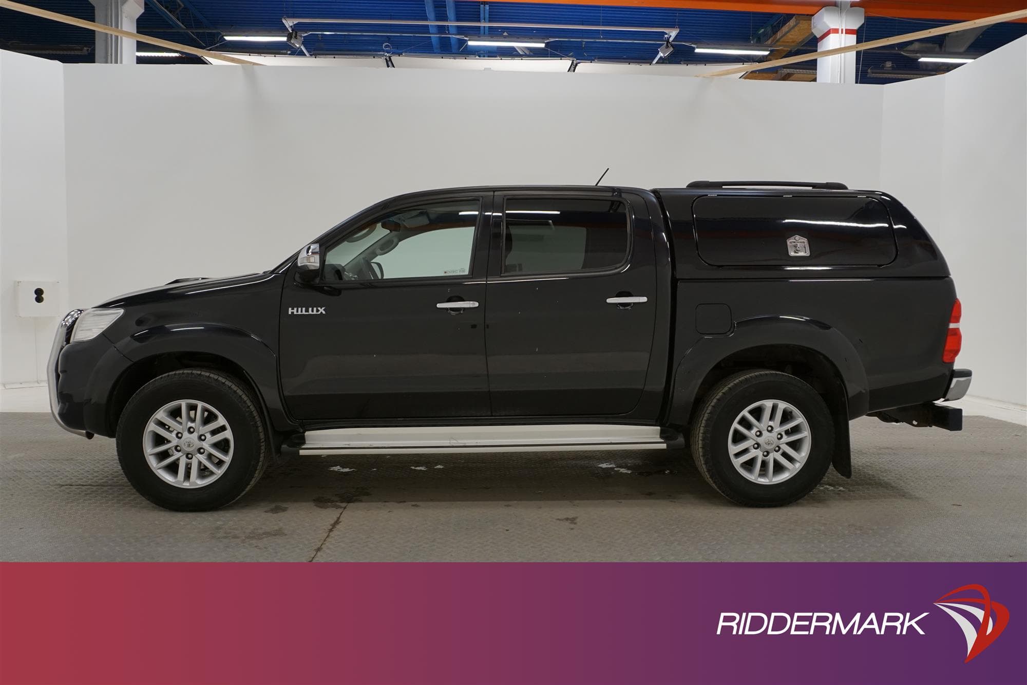 Toyota Hilux 3.0 Automat 171hk Kamera Drag Värmare Moms