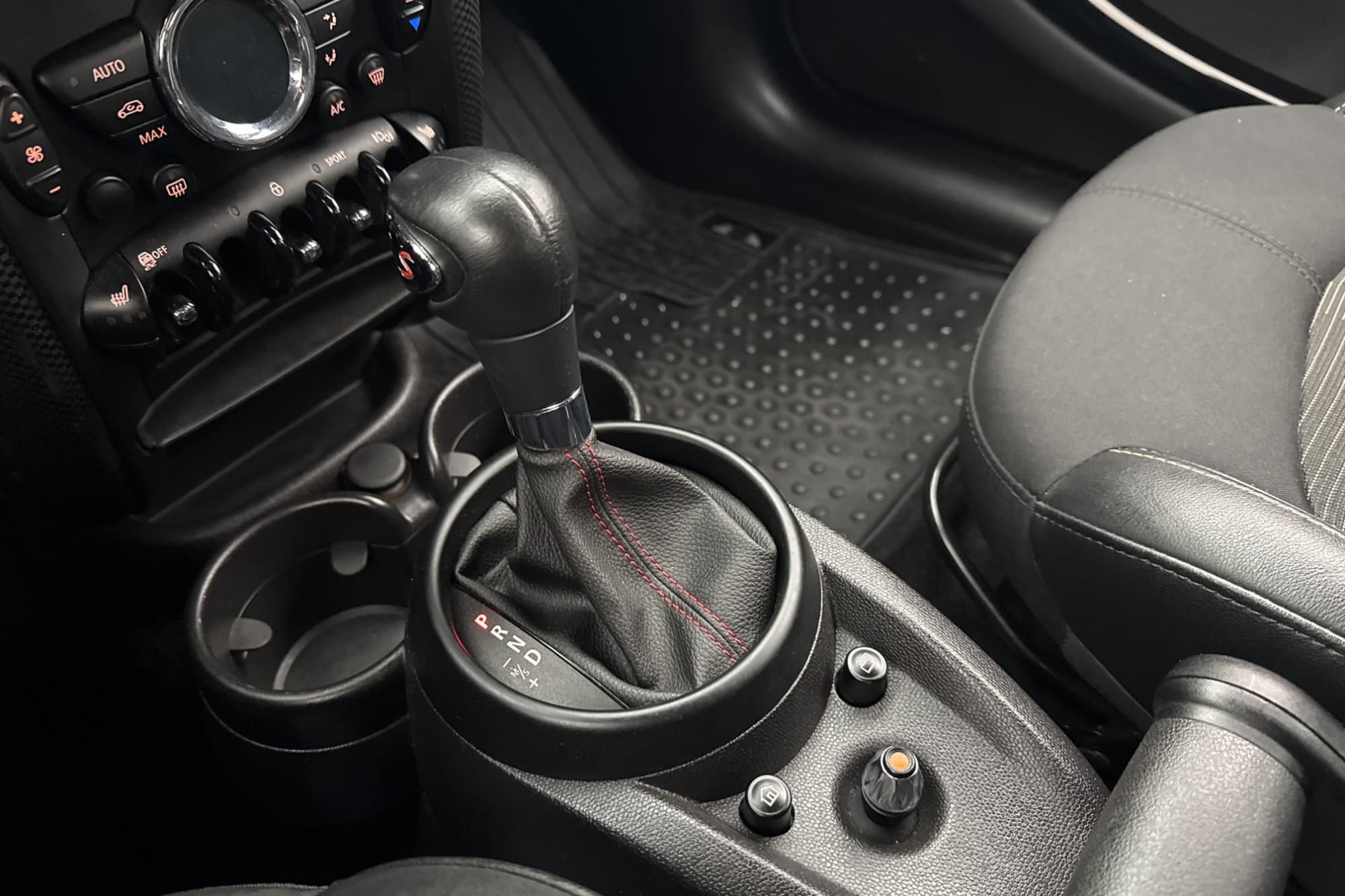 MINI Countryman S ALL4 190hk JCW Navi Sensorer Halvskinn