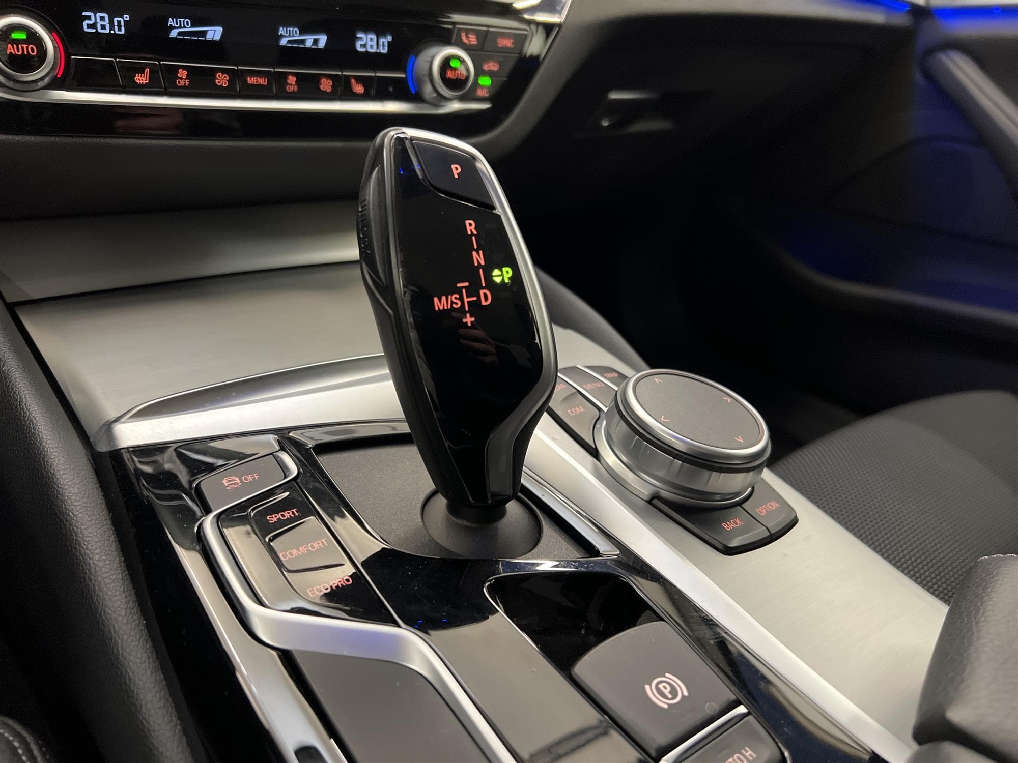 BMW 520 d xDrive 190hk Sportline HiFi Navi Drag 0,47l/milinteriör