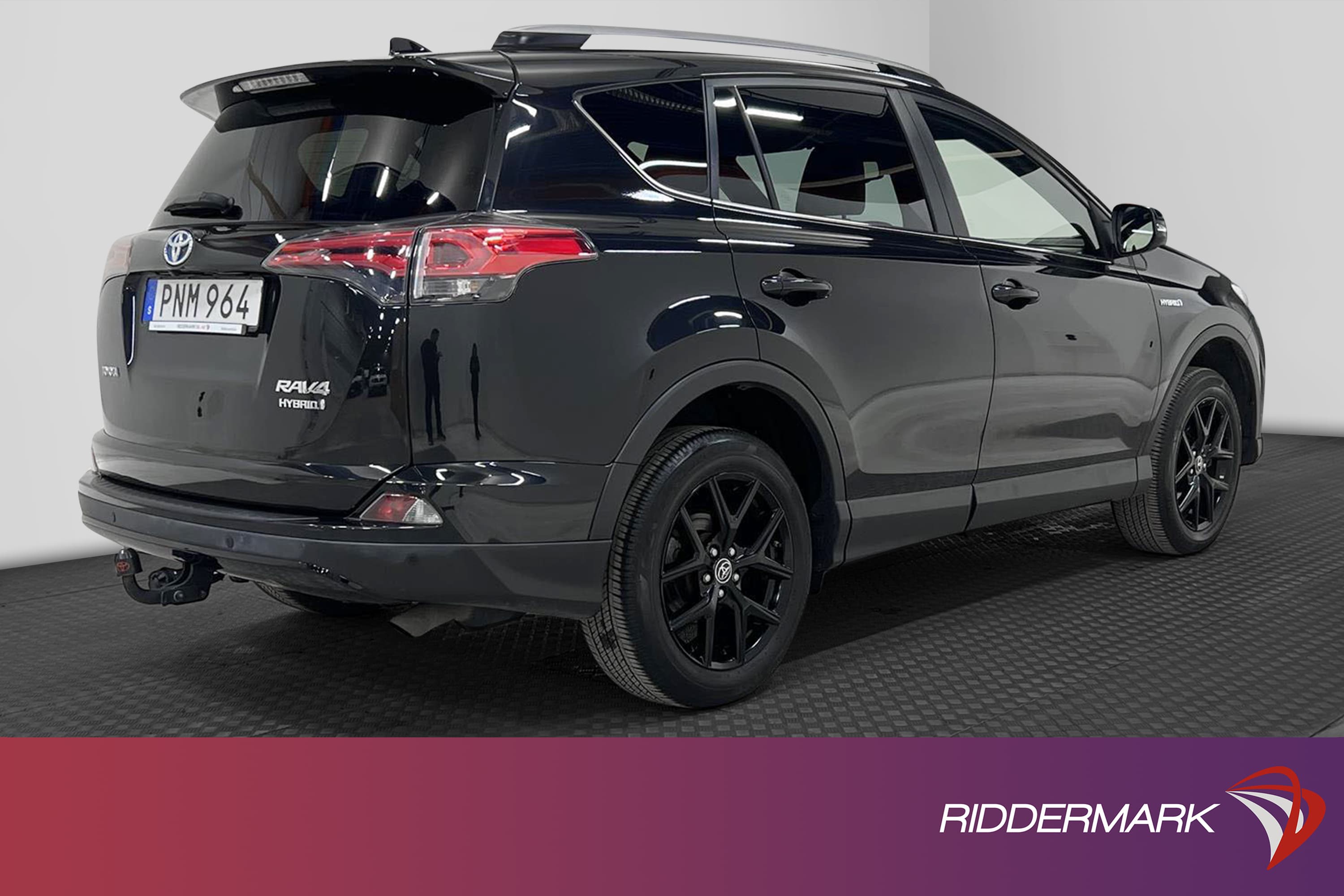 Toyota  Hybrid 2.5 AWD CVT 197hk M-Värm B-Kam Drag 0,56L/mil