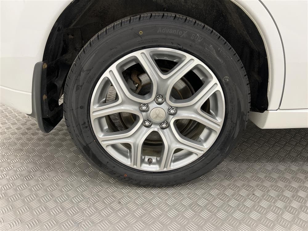 Mitsubishi Outlander PHEV 4WD Business Navi 2-brukareinteriör