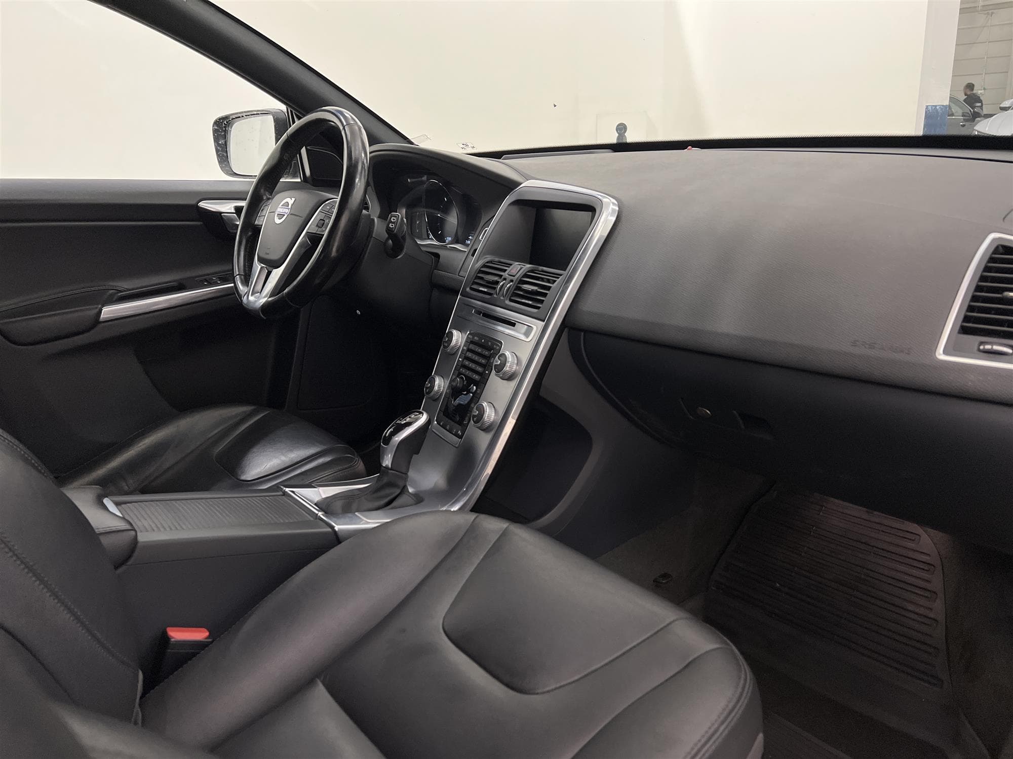 Volvo XC60 D4 AWD 190hk Summum Voc Navi D-värm Drag Navi