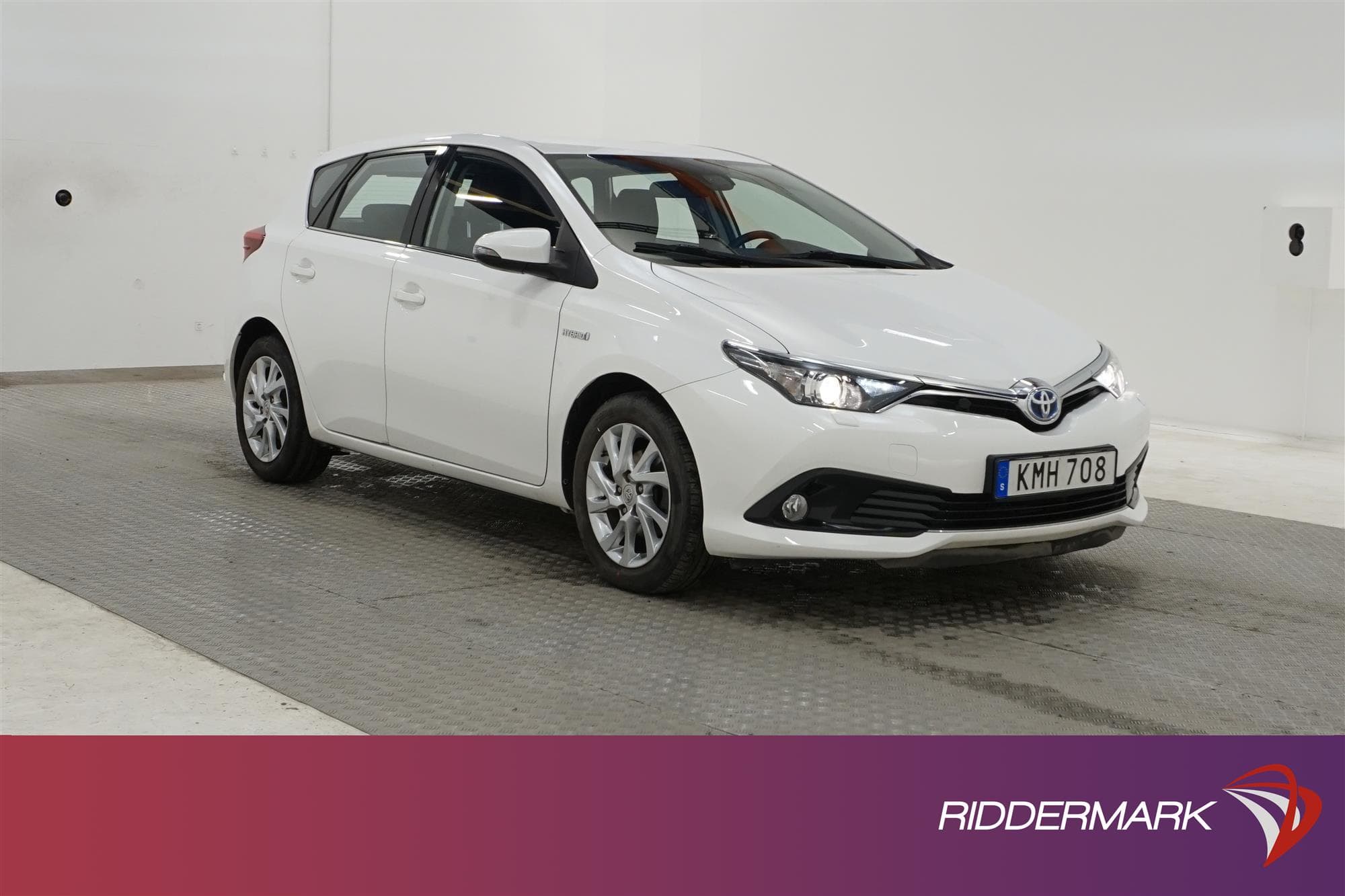 Toyota Auris Hybrid 136hk Navigator Backkamera 0,36L/mil