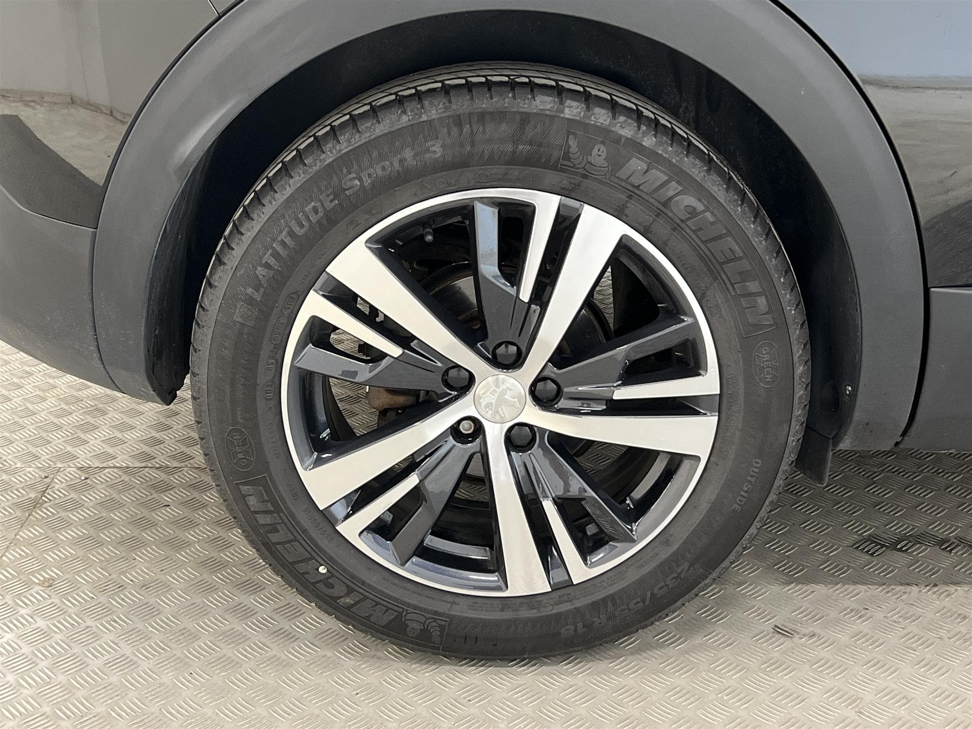 Peugeot 3008 SUV 1.2 PureTech 130hk Allure BKam Cockpit Drag