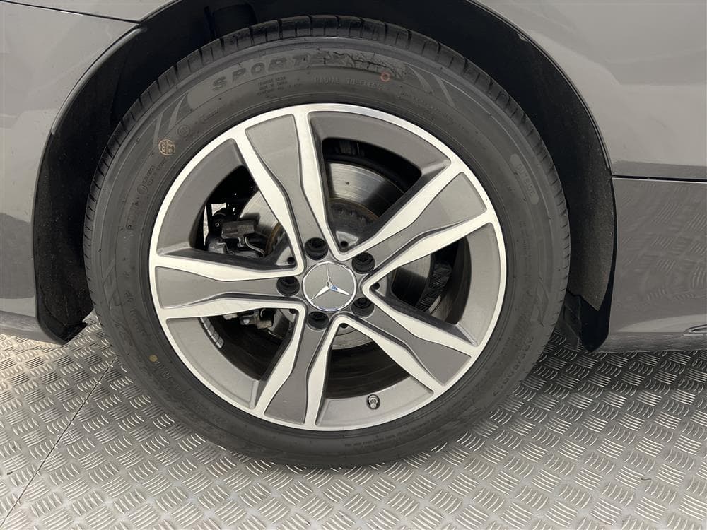 Mercedes-Benz C 220 d Coupé 194hk AMG Pano Burmester Cockpitinteriör