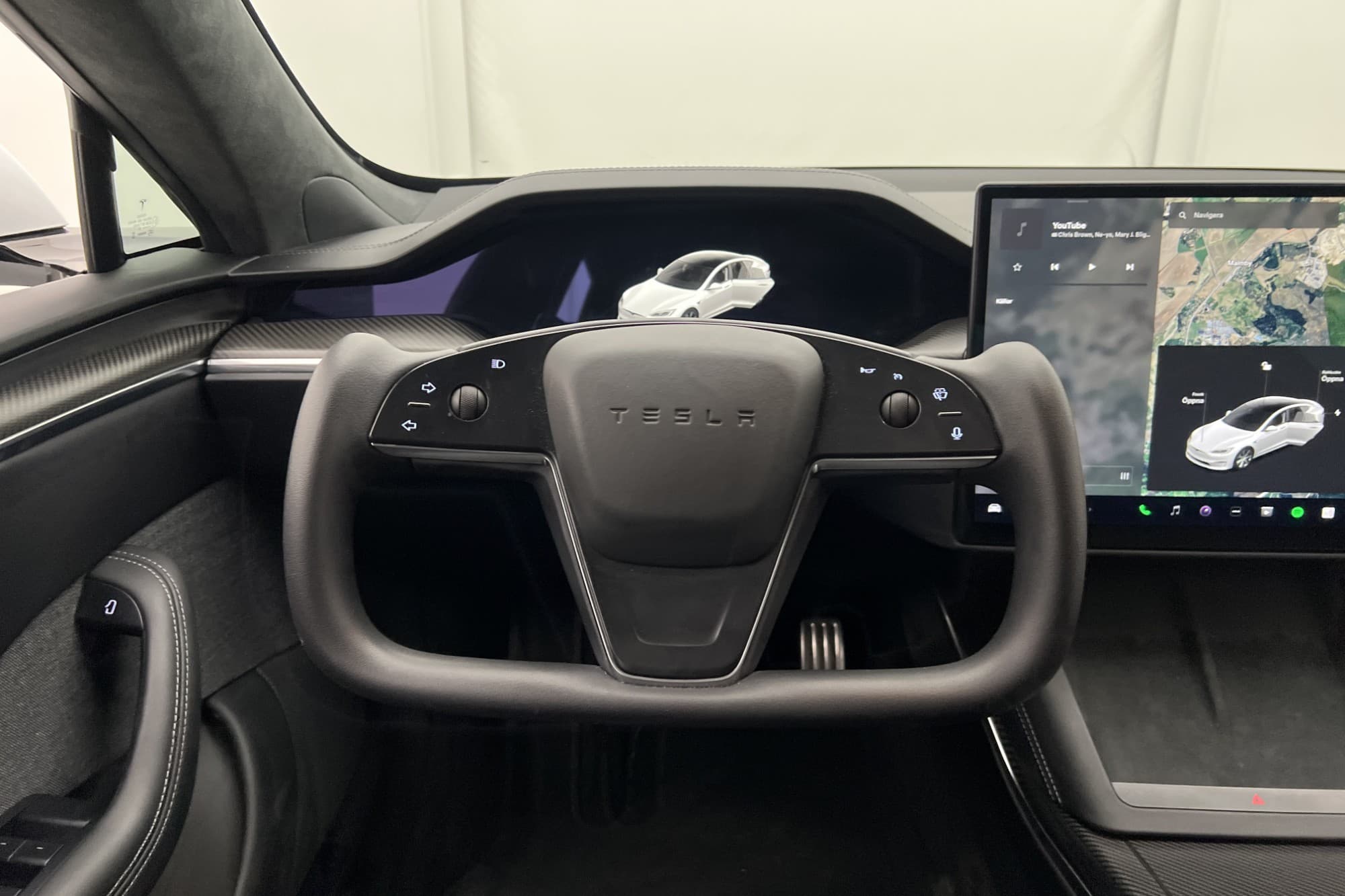 Tesla Model S Plaid 1020hk Svensksåld Yoke Autopilot Luft