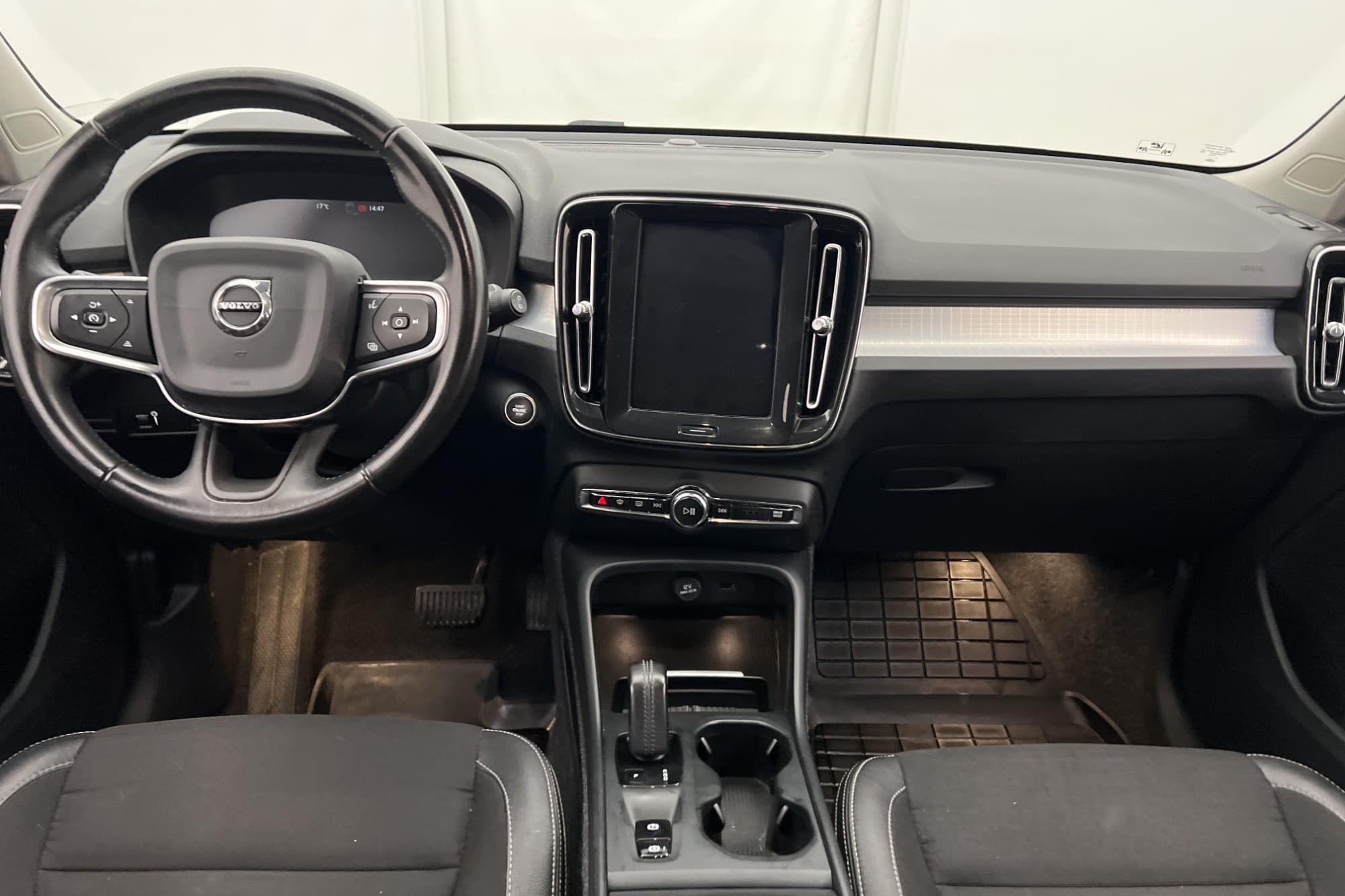 Volvo XC40 T3 Advanced VOC Värmare Kamera Navi Dragkrok
