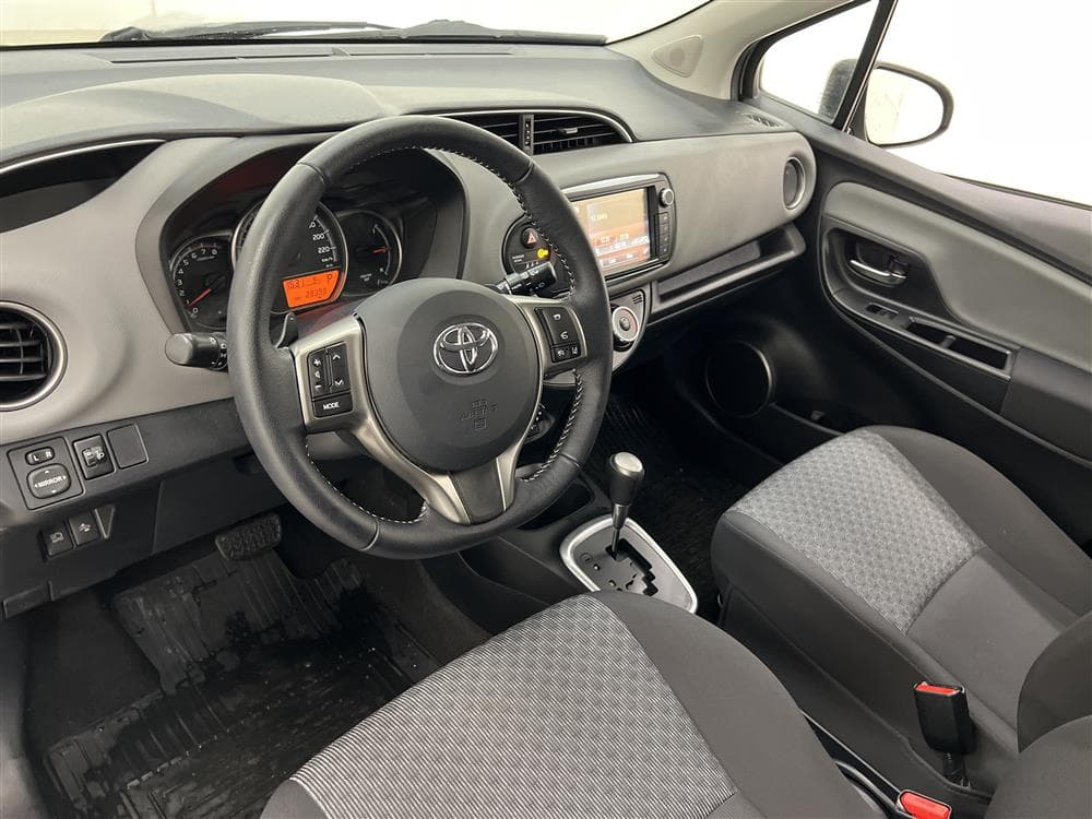 Toyota Yaris 1.33 100hk B-Kam Nyserv Låg Skatt 0,42L/mil