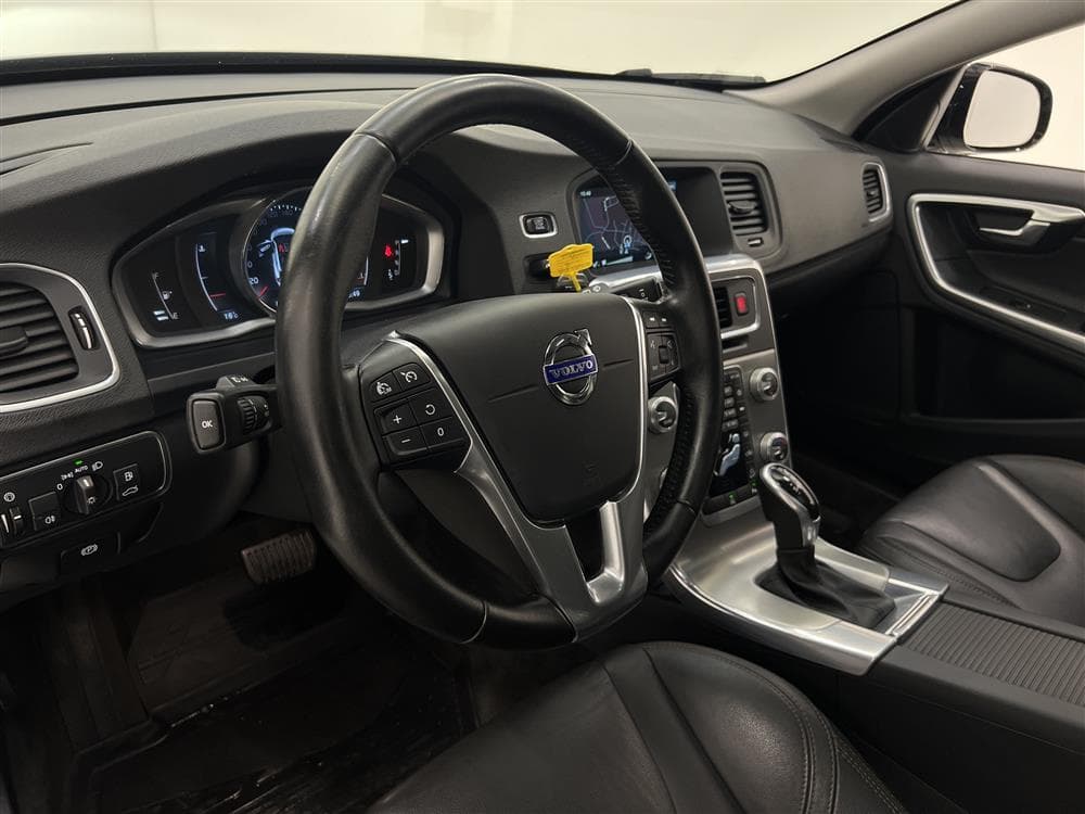Volvo V60 D4 AWD Cross Country Summum VOC Värmare T-lucka