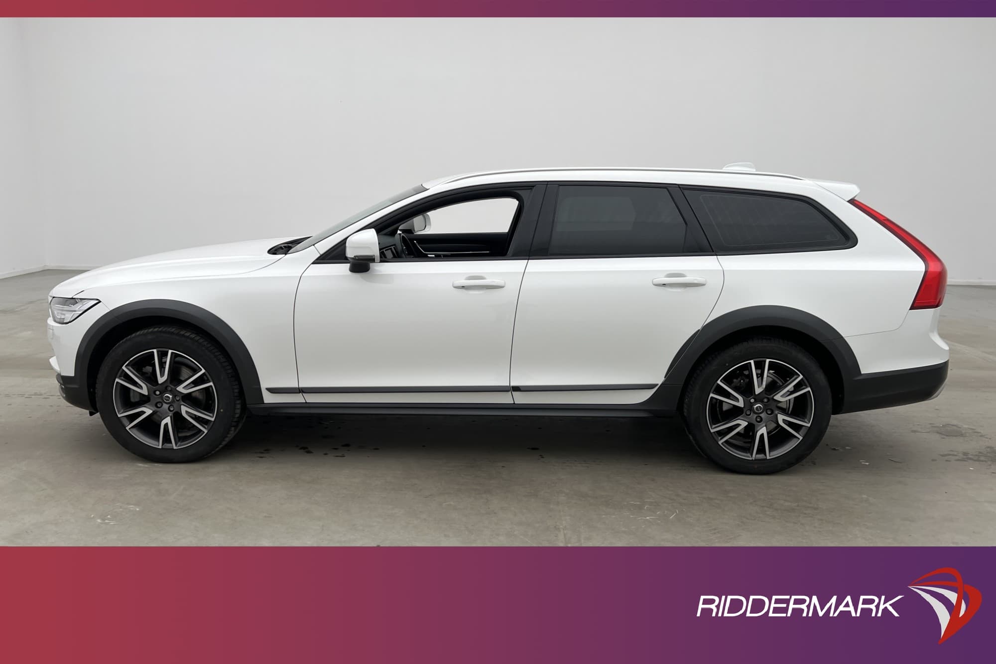 Volvo V90 Cross Country D5 AWD 235hk