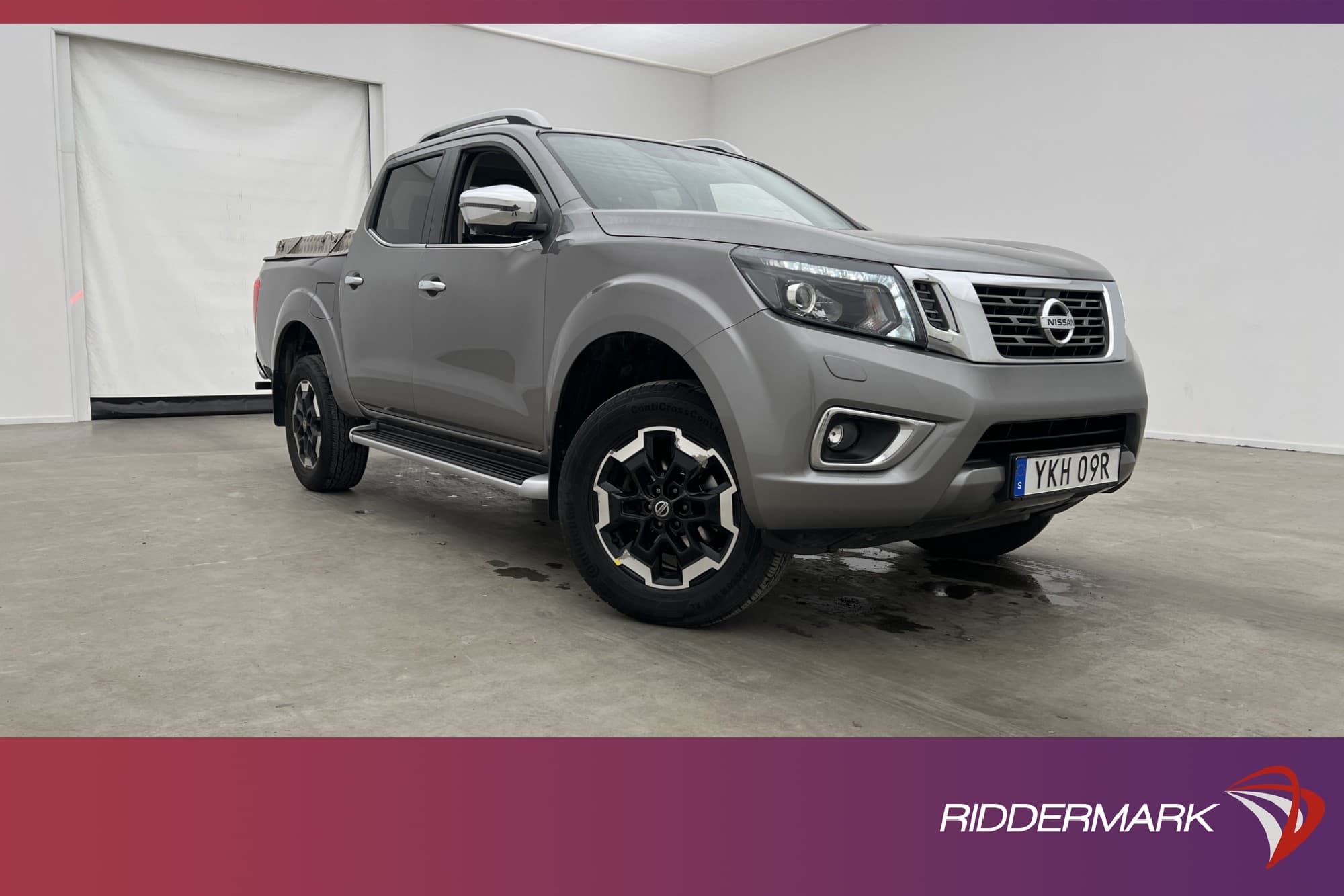 Nissan Navara Tekna 2.3 4WD Drag CARPLAY Almeco Moms 1-Ägare