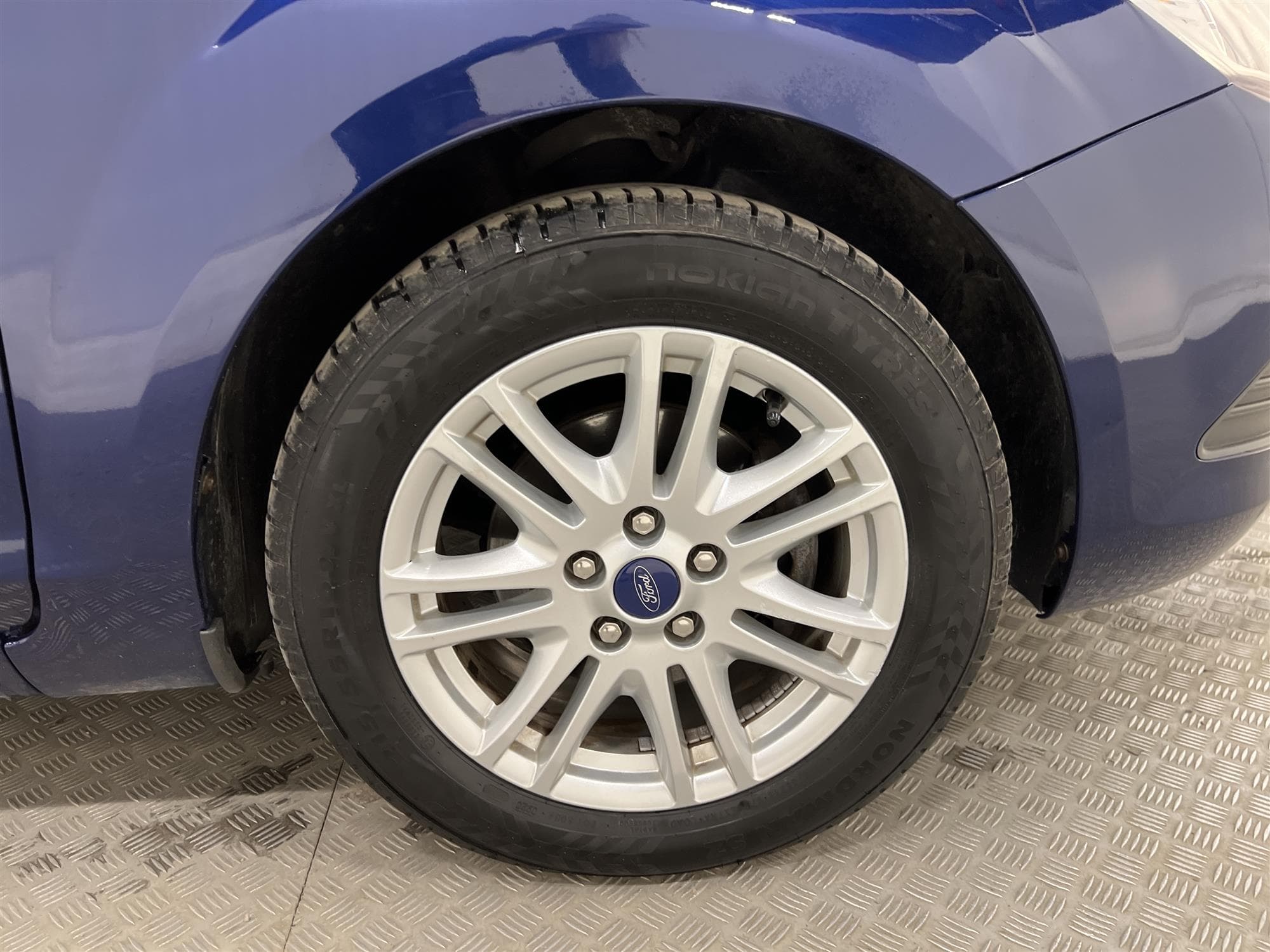 Ford Focus CC 1.6 100hk Luxury Låg Skatt 