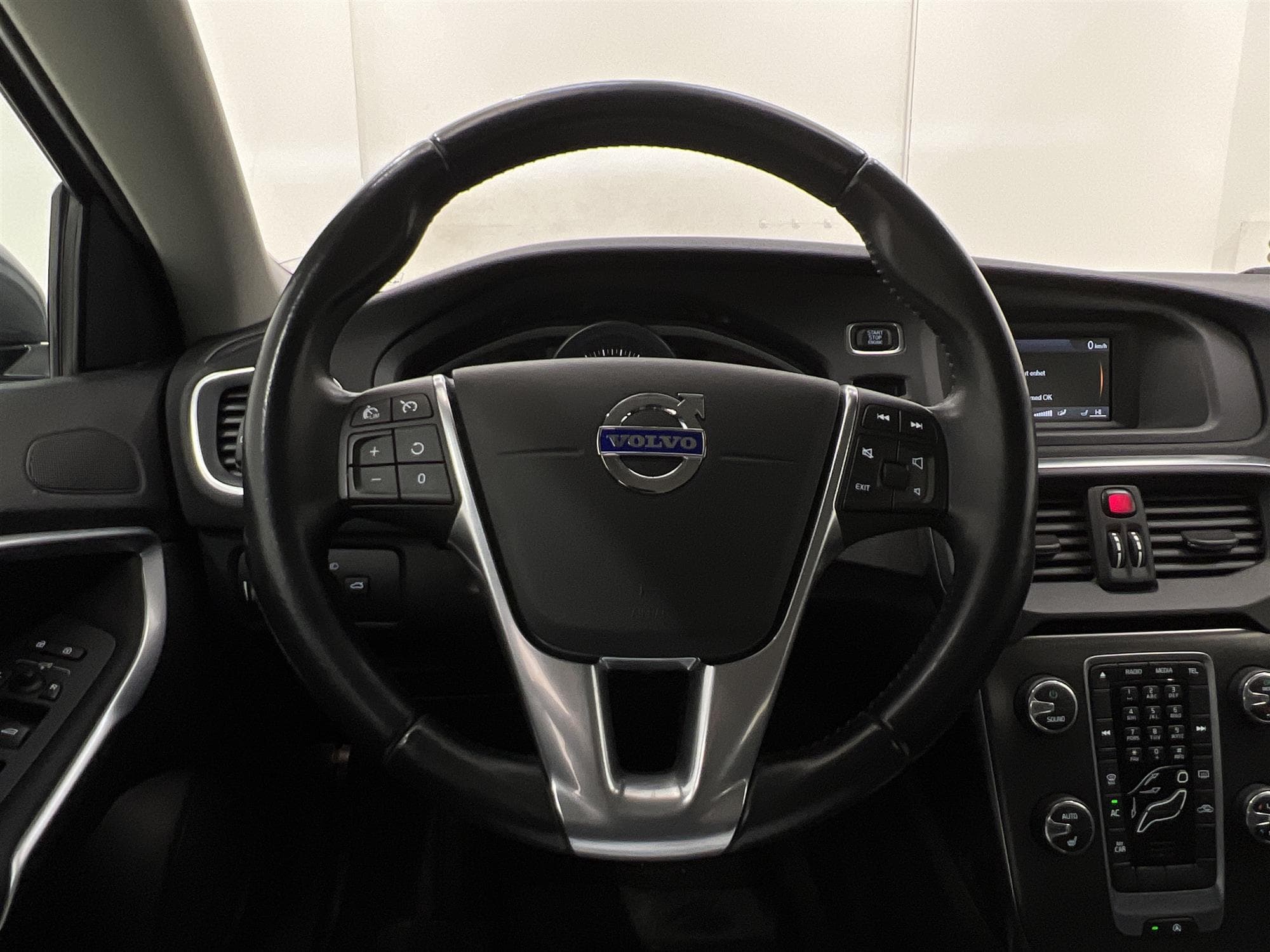 Volvo V40 T3 150hk  Momentum Välservad D-Värm Drag