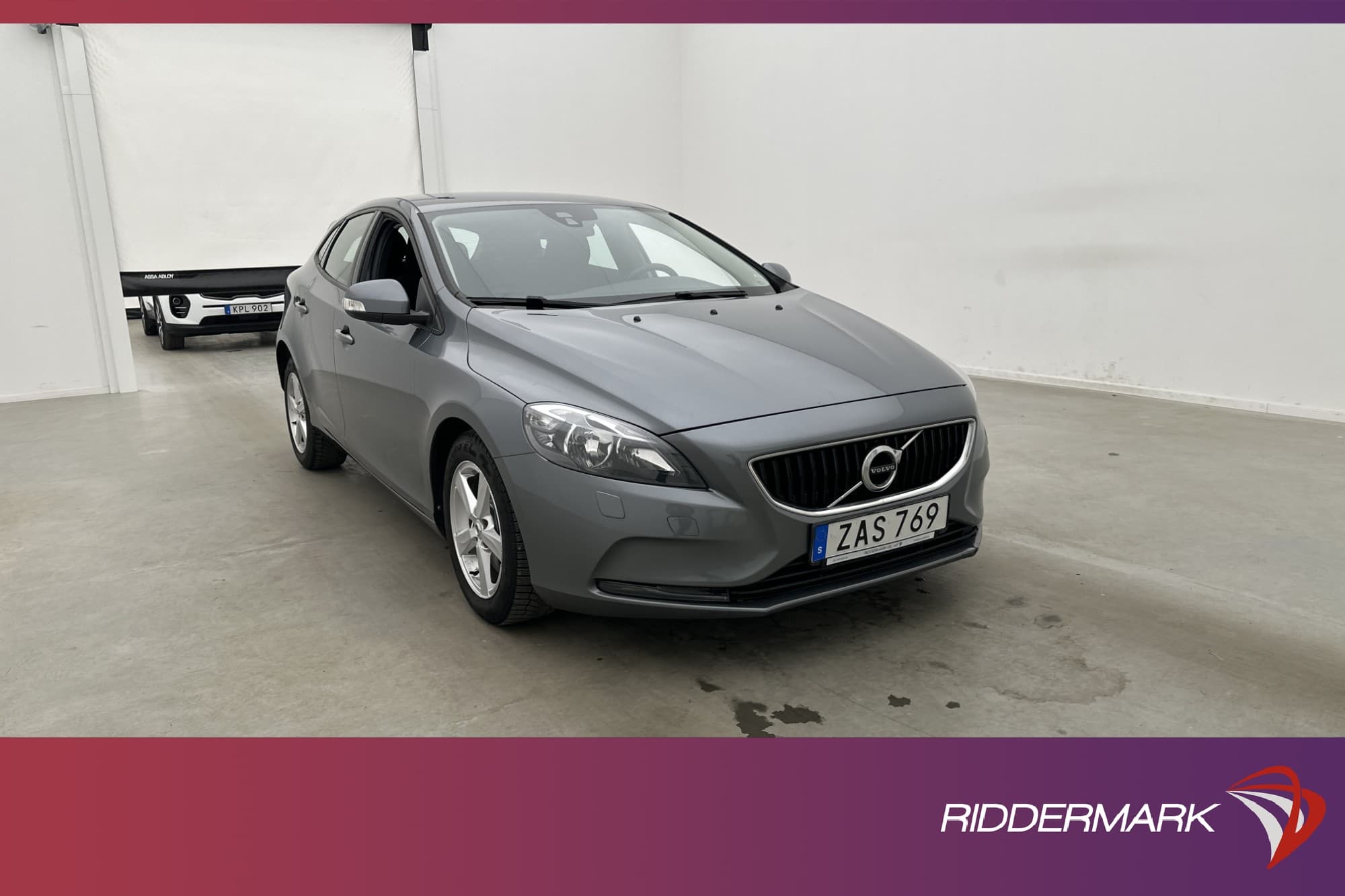 Volvo V40 T3 152hk Kinetic VOC Värmare Sensorer Farthållare