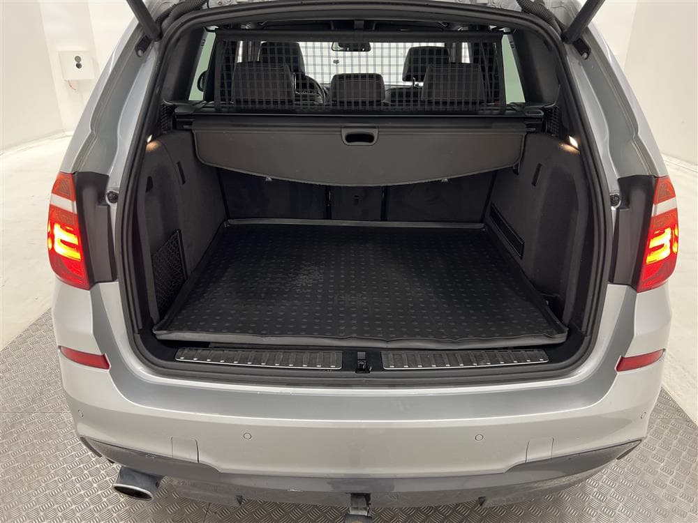 BMW X3 xDrive20d 190hk M Sport M-värm Pano Navi Drag H/Kinteriör