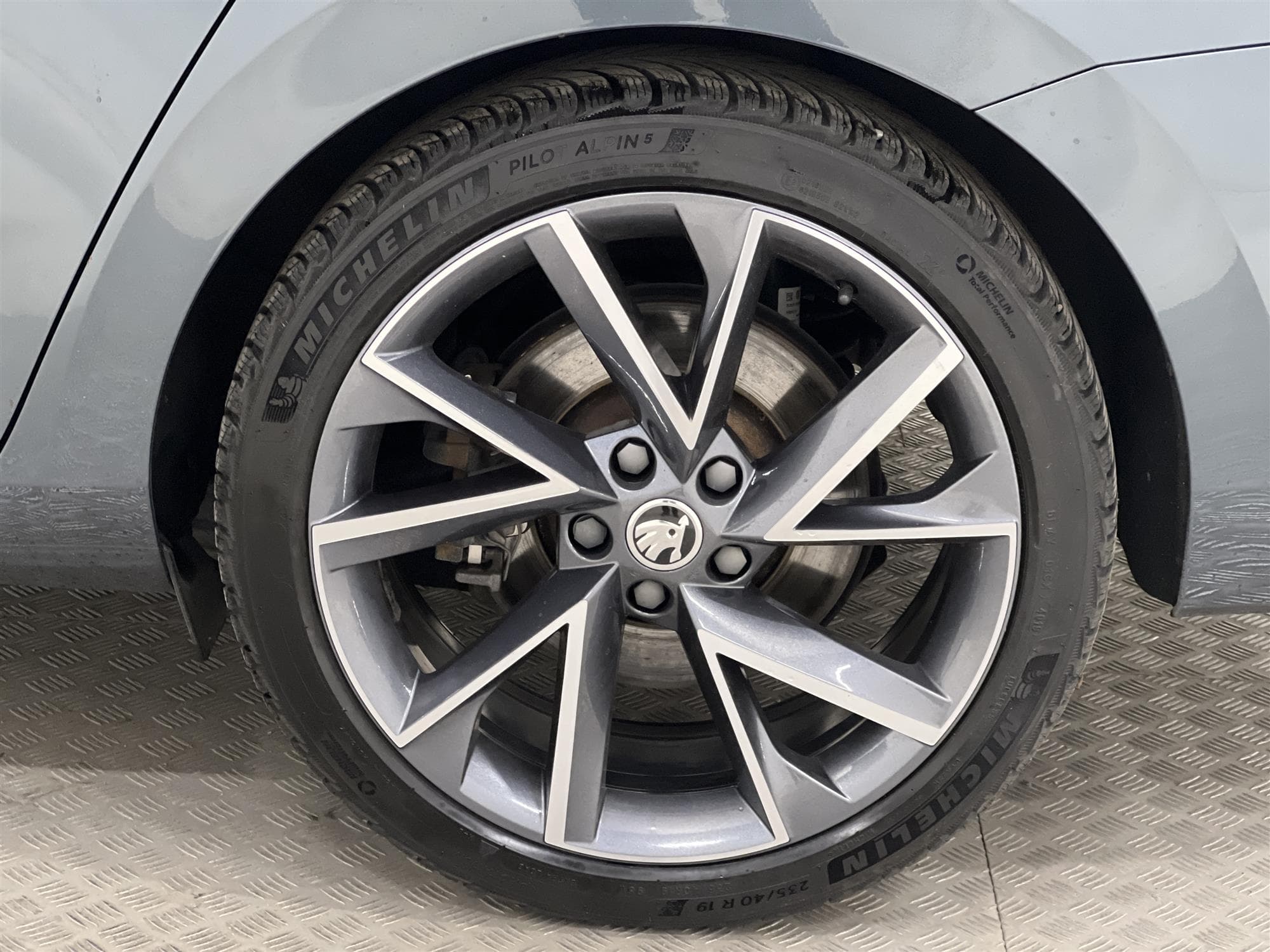 Skoda Superb 2.0 TSI Kombi 4x4 272hk Sportline Se Utrustning