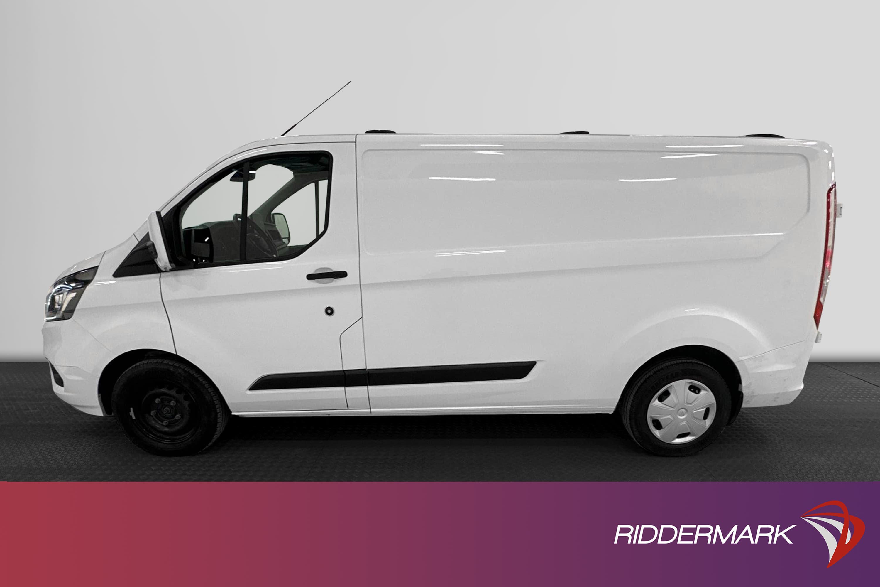 Ford Transit Custom 2.0 130hk L2 Värmare V-inredd Drag Moms