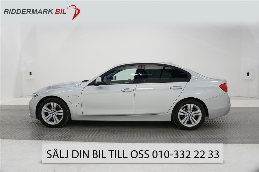 BMW 330e Sedan 252hk