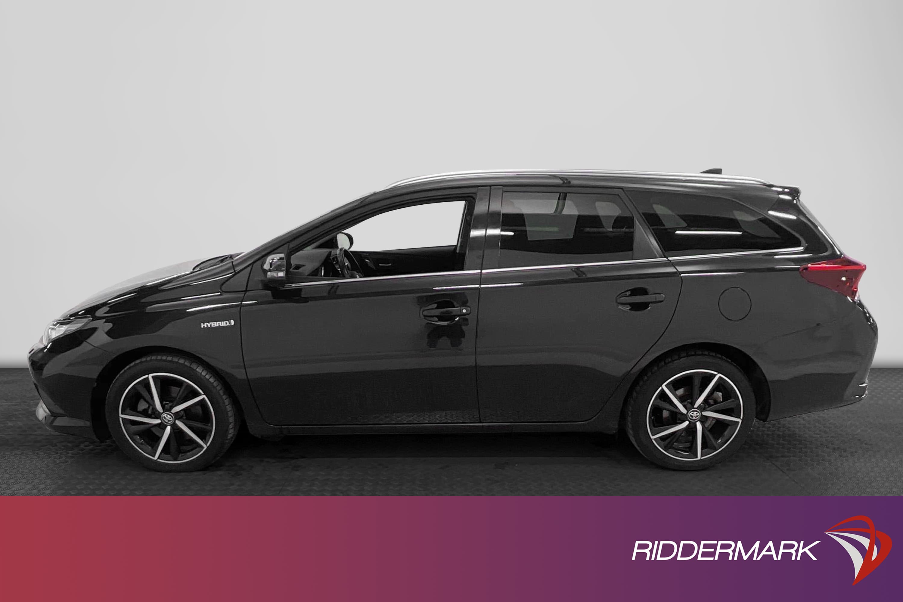 Toyota Auris TS Hybrid e-CVT 136hk