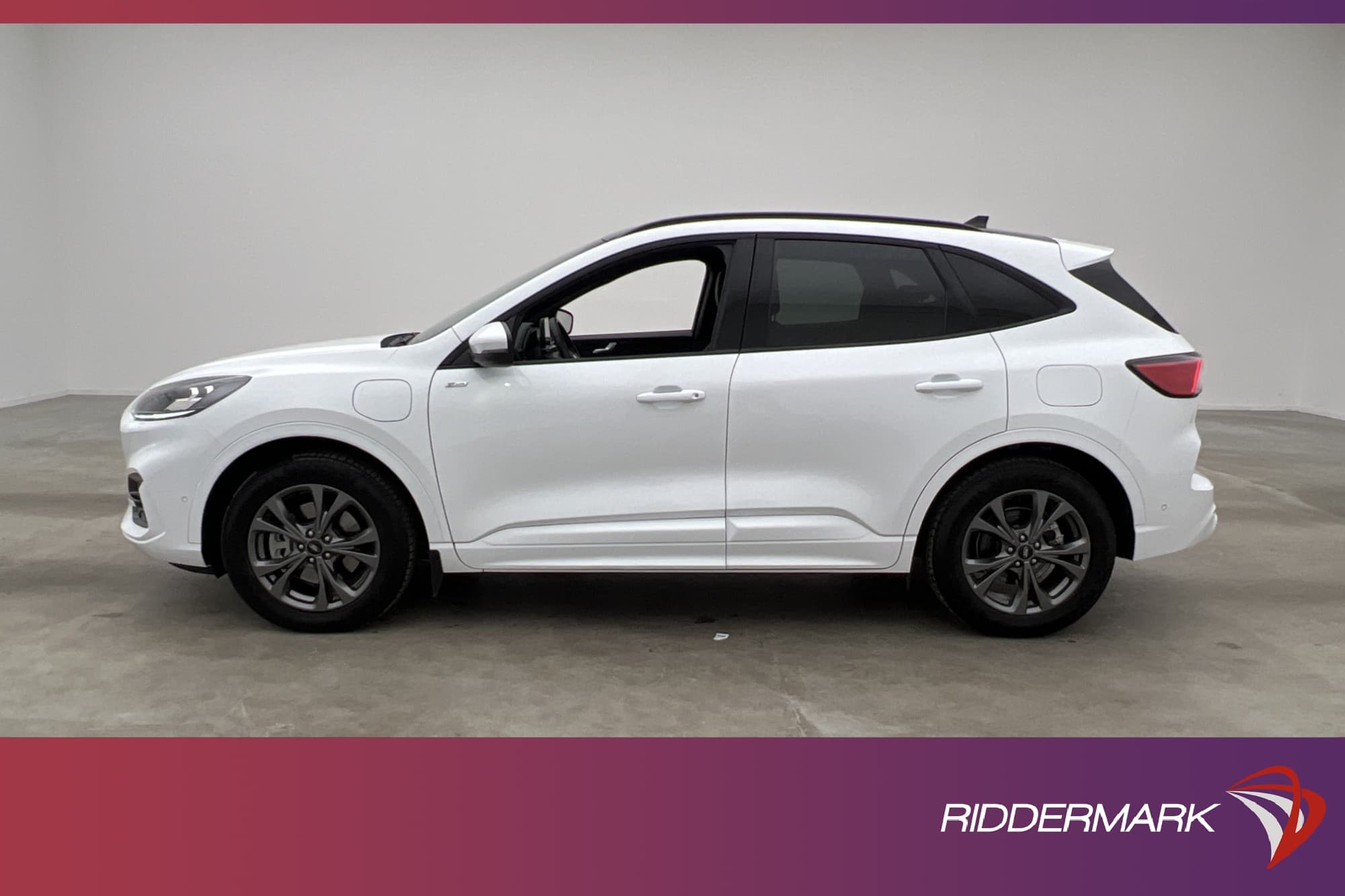 Ford Kuga Plug-In Hybrid 225hk ST-Line Pano B&O Kamera Drag