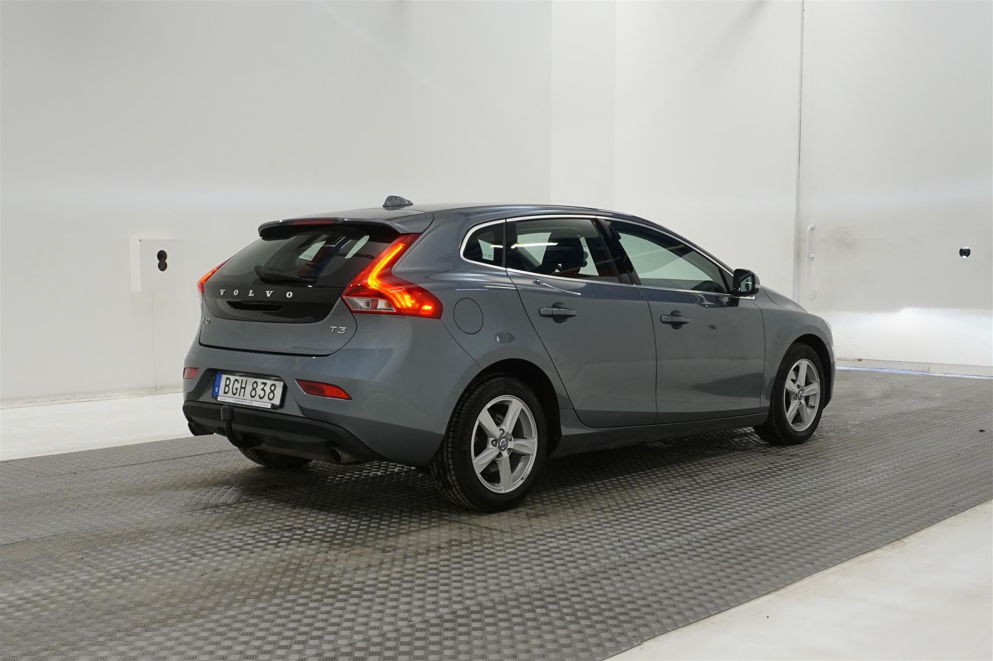 Volvo V40 T3 150hk  Momentum Välservad D-Värm Drag