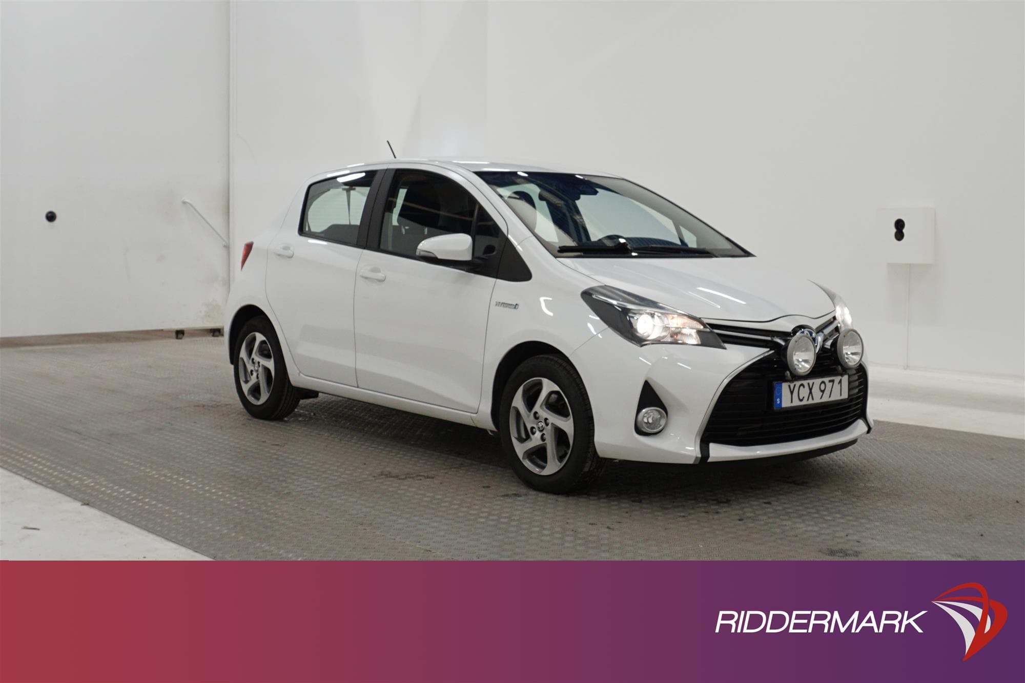 Toyota Yaris Hybrid 101hk