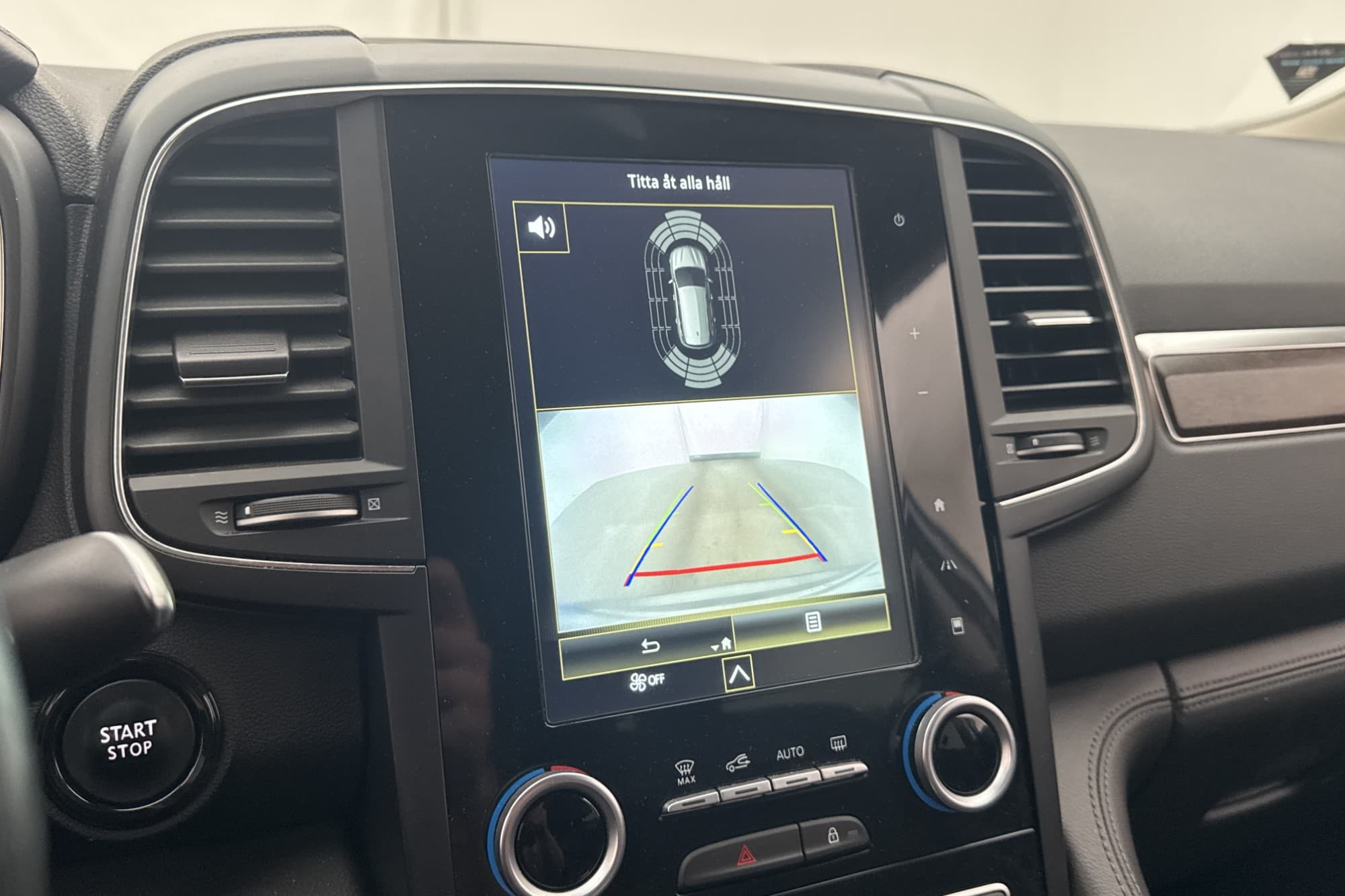 Renault Koleos 2.0 4WD Intens Kamera Navi Rattvärme Sensorer