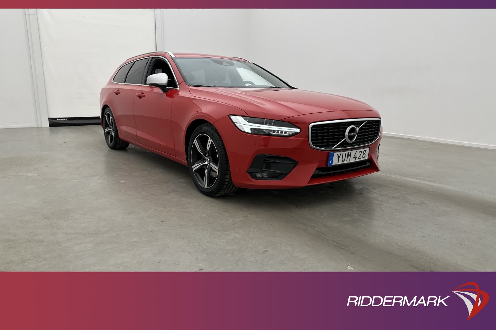 Volvo V90 D4 AWD R-Design  VOC Värmare Kamera Navi Dragkrok