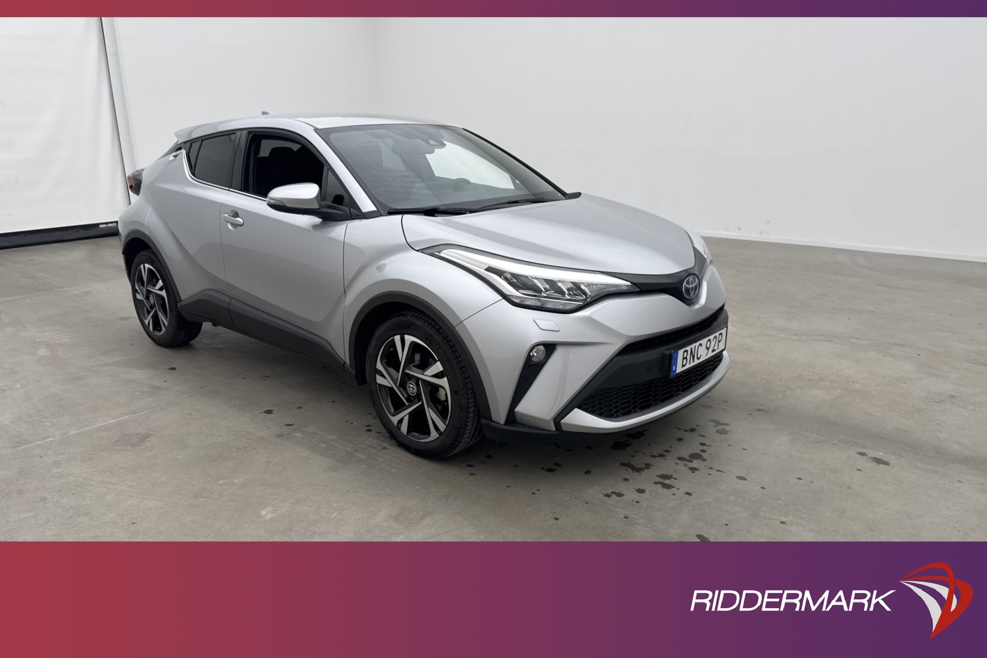 Toyota C-HR Hybrid CVT 122hk