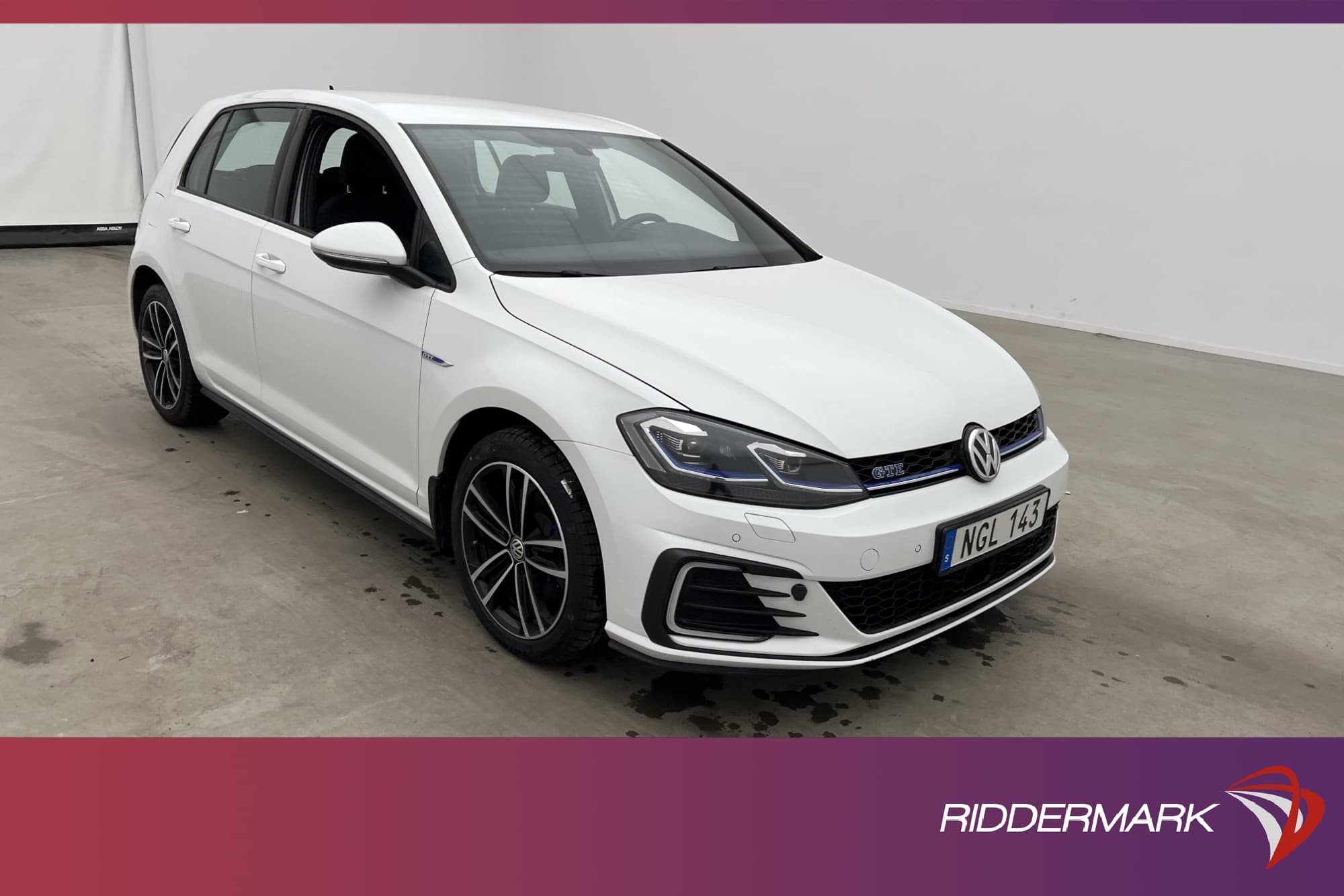 Volkswagen Golf GTE 204hk