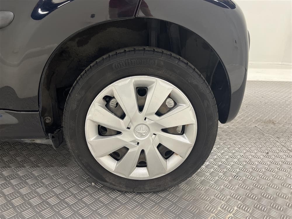 Peugeot 107 5dr 1.0 68hk 2 brukare 0.43l/milinteriör