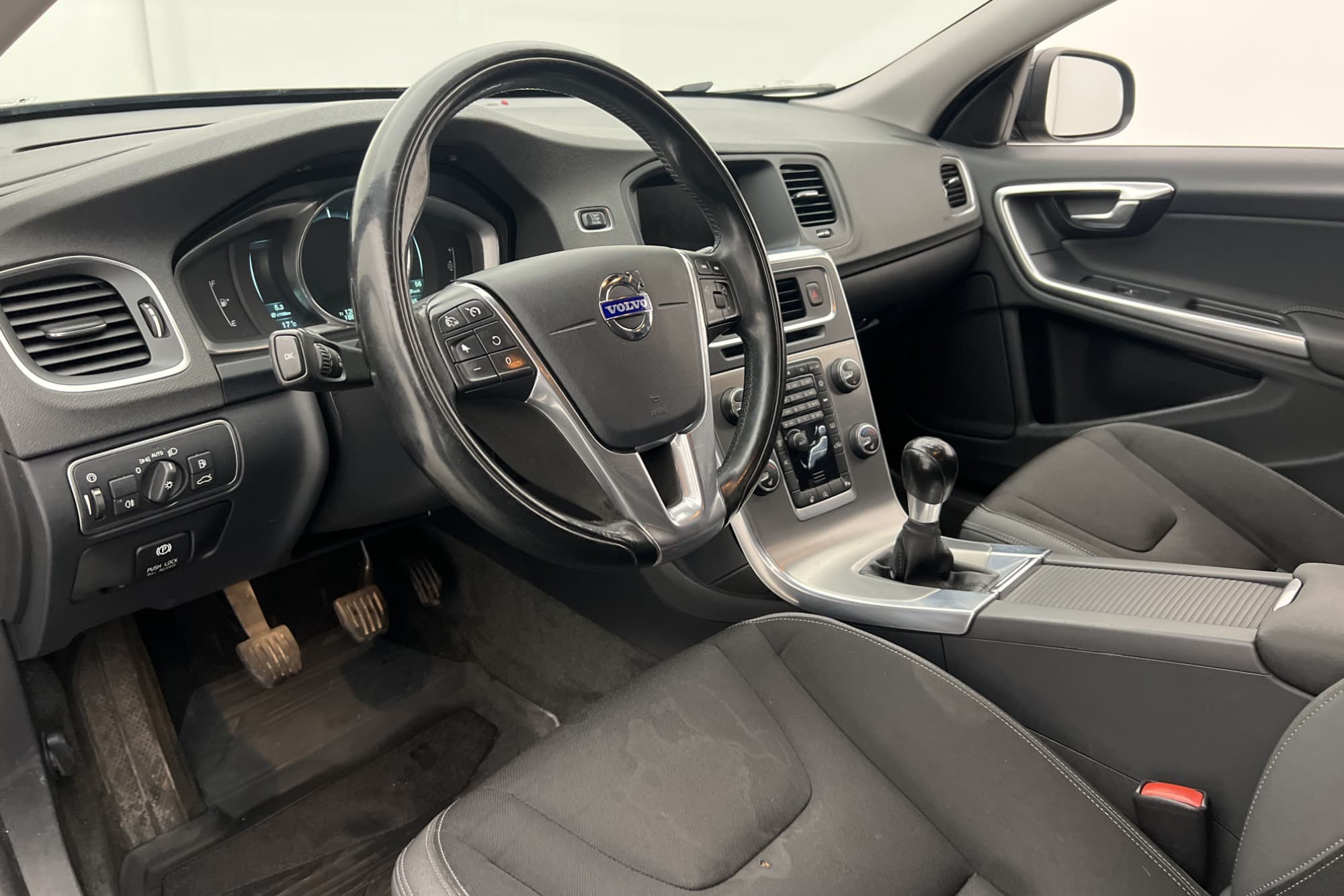 Volvo S60 D5 215hk Momentum VOC D-Värm Sensorer Rattvärme