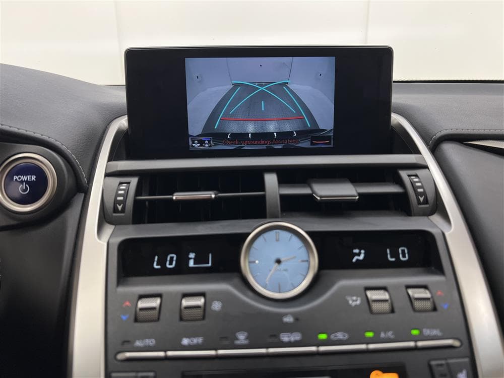 Lexus NX 300h 197hk AWD Executive Skinn B-Kam Navi 0,59l/milinteriör