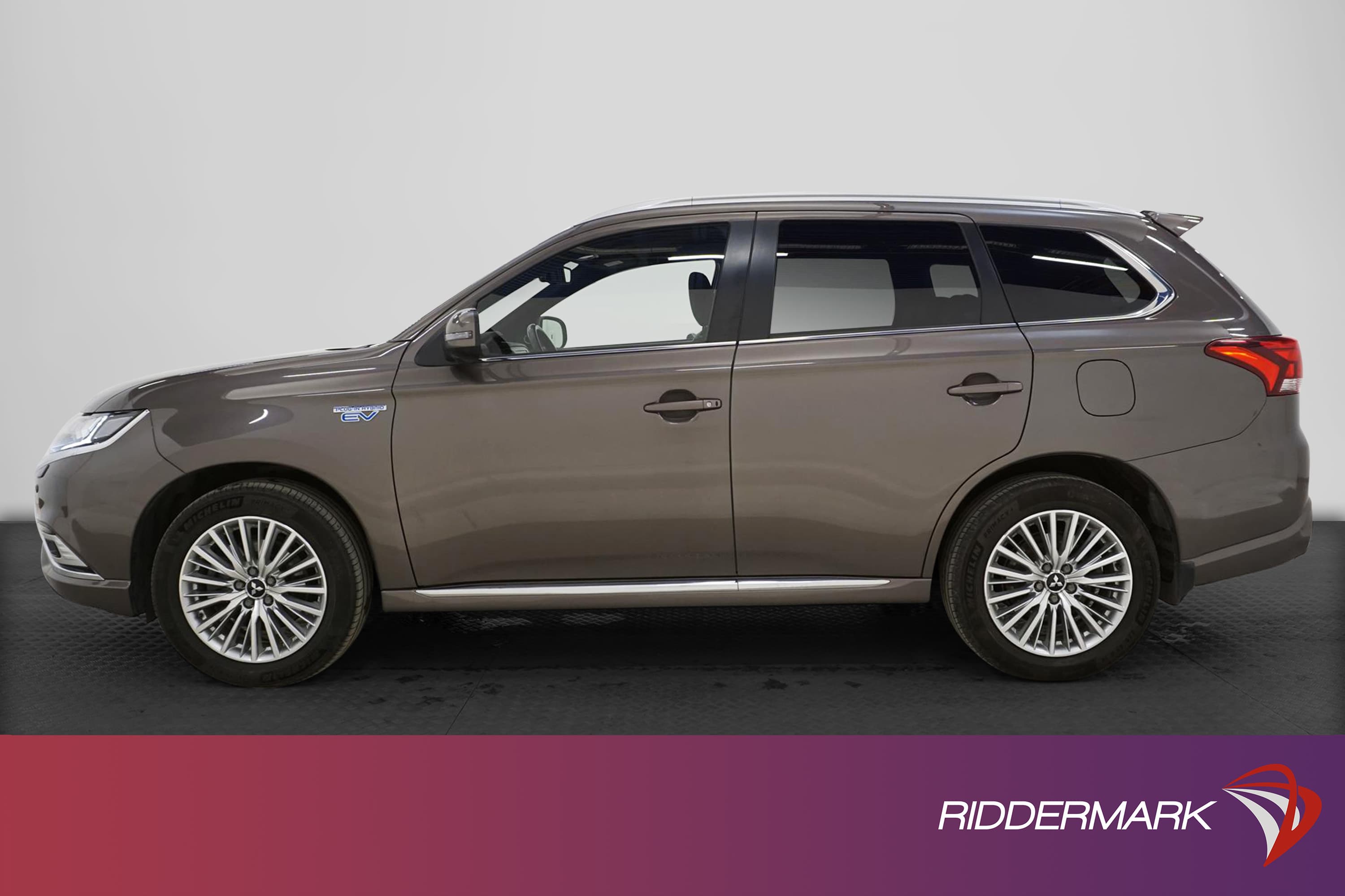 Mitsubishi Outlander PHEV 4WD