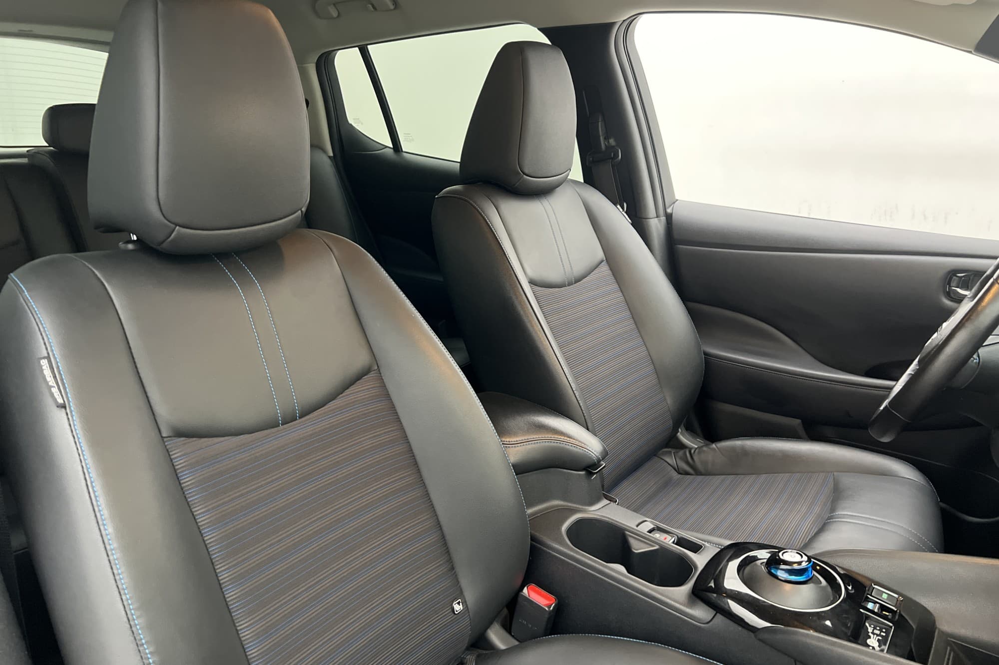 Nissan Leaf 150hk 40 kWh Tekna BOSE 360-Kamera Navi Rattvärm