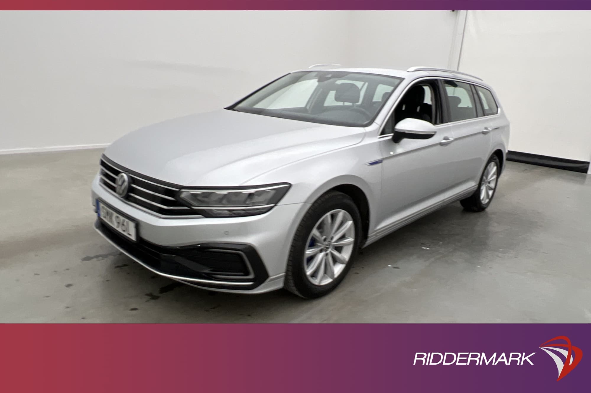 Volkswagen Passat GTE Värmare Kamera CarPlay Navi Drag MOMS