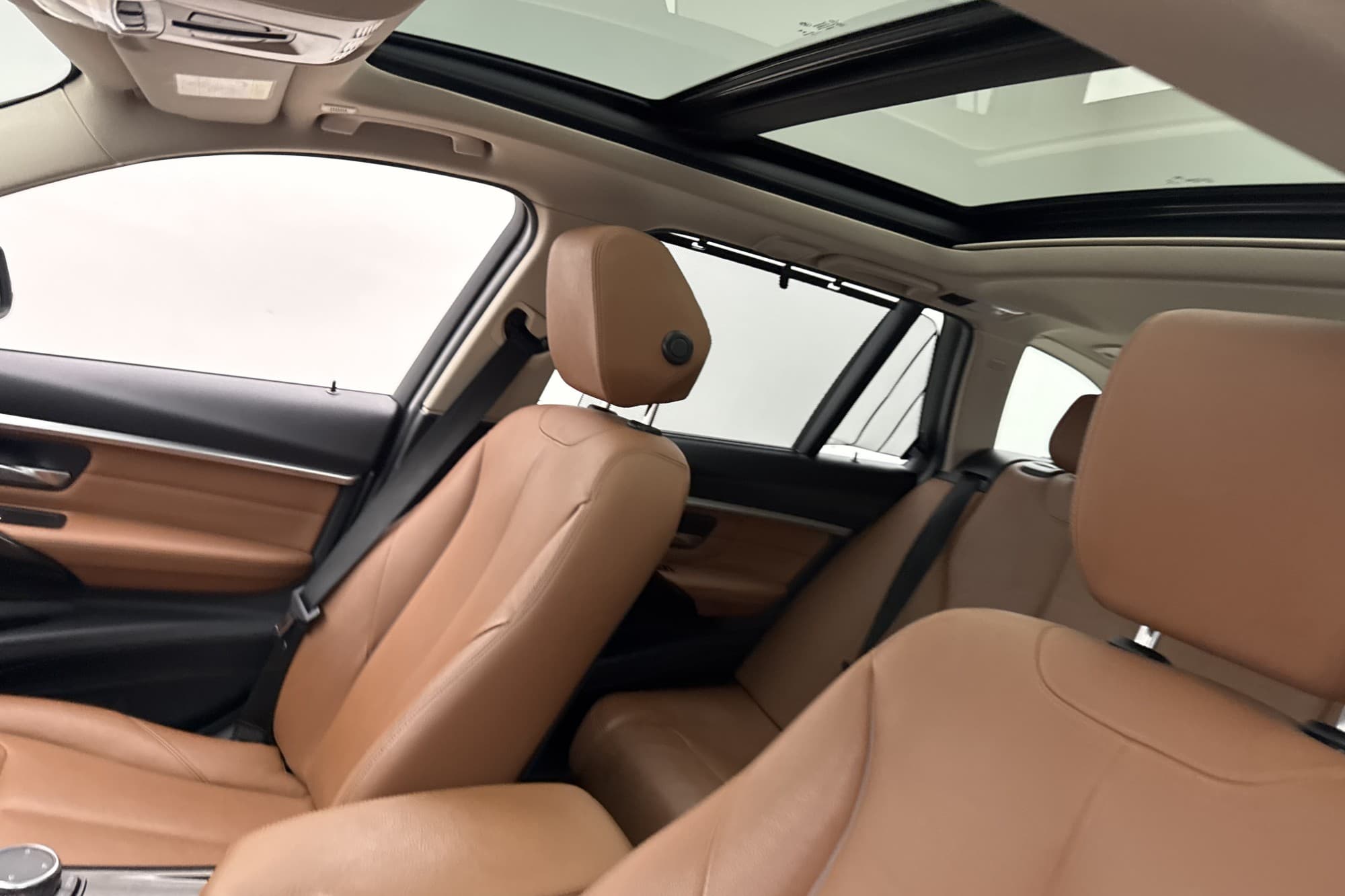 BMW 320 d xDrive Luxury Line Pano H/K Navigation Dragkrok
