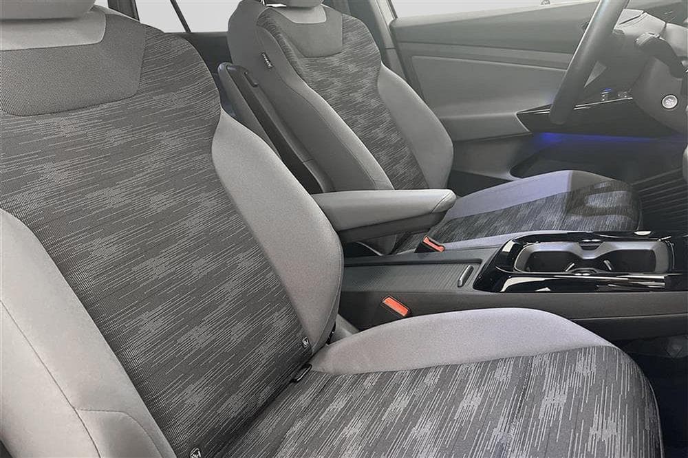 Volkswagen ID.4 Pure Performance 170hk Navigation Dragkrokinteriör