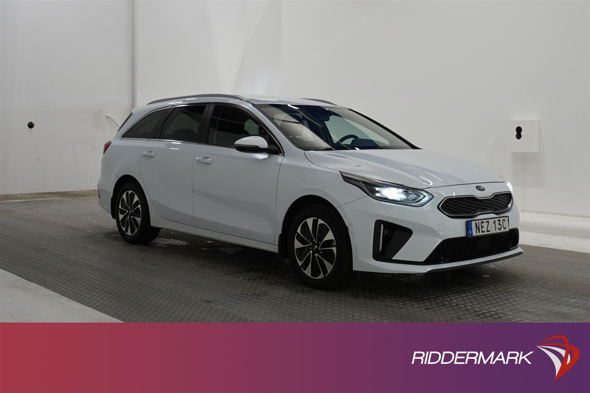 Kia Ceed SW Plug-in Hybrid 141hk Advance Plus Rattvärme