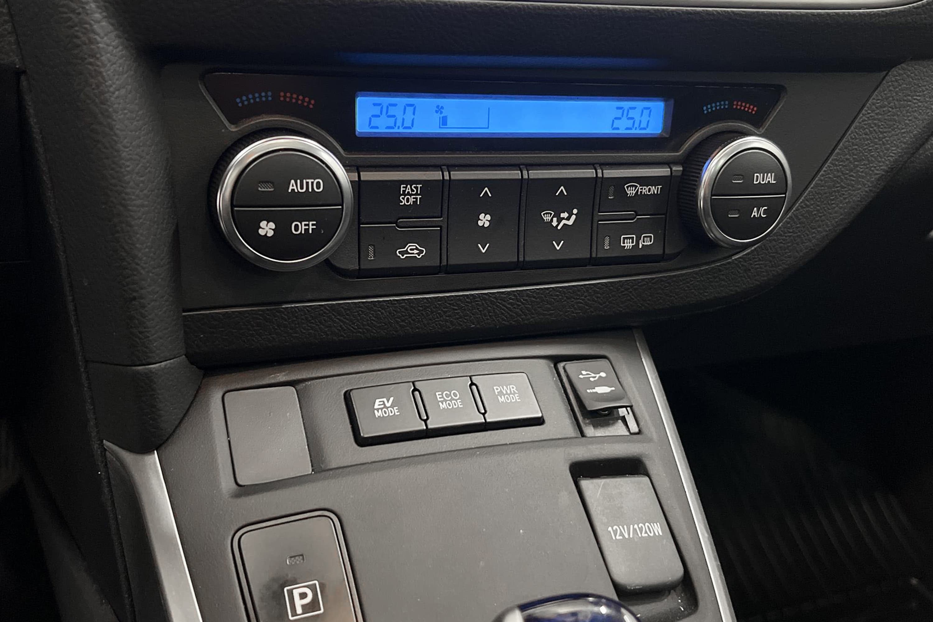 Toyota Auris Hybrid e-CVT 136hk Navi Pano B-Kam 0,40L/mil