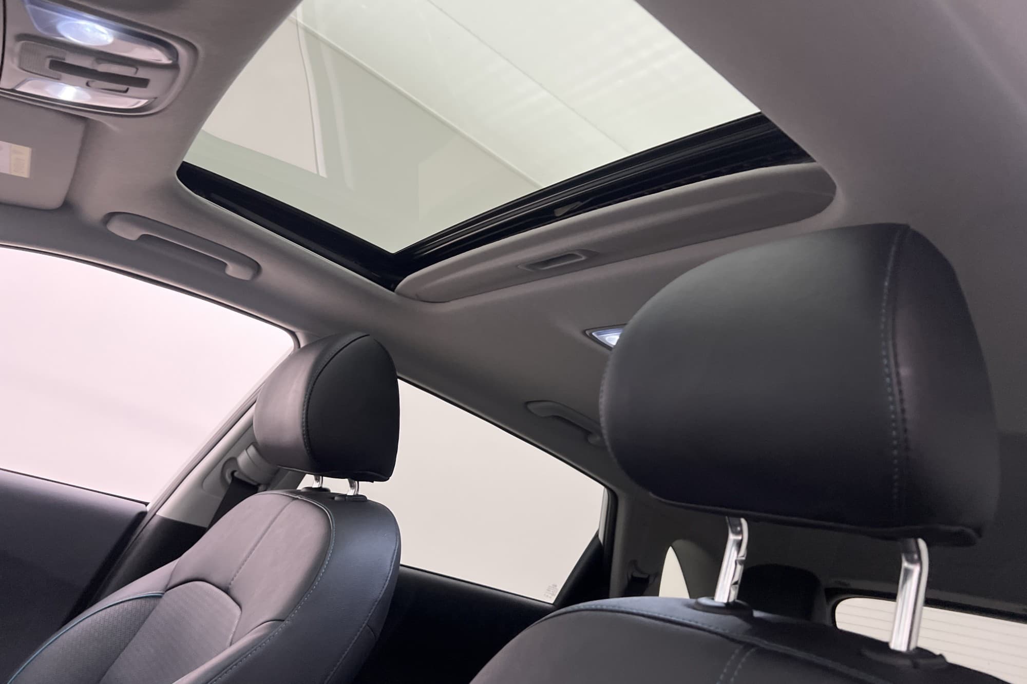 Kia e-Niro 64 kWh Advance Plus Tech Taklucka JBL Kamera