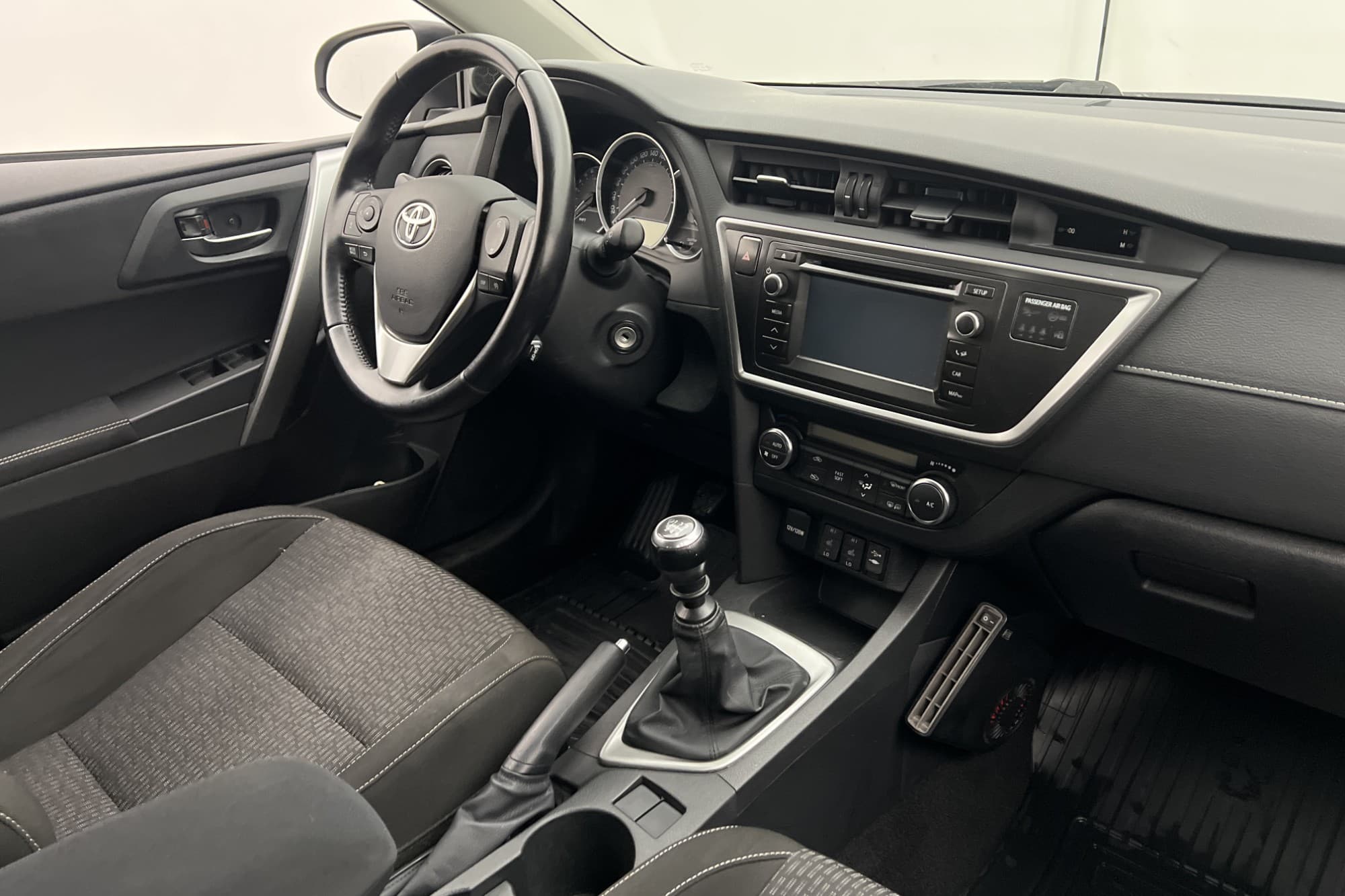 Toyota Auris 132hk Edition Feel M&K-Värmare Kamera Bluetooth