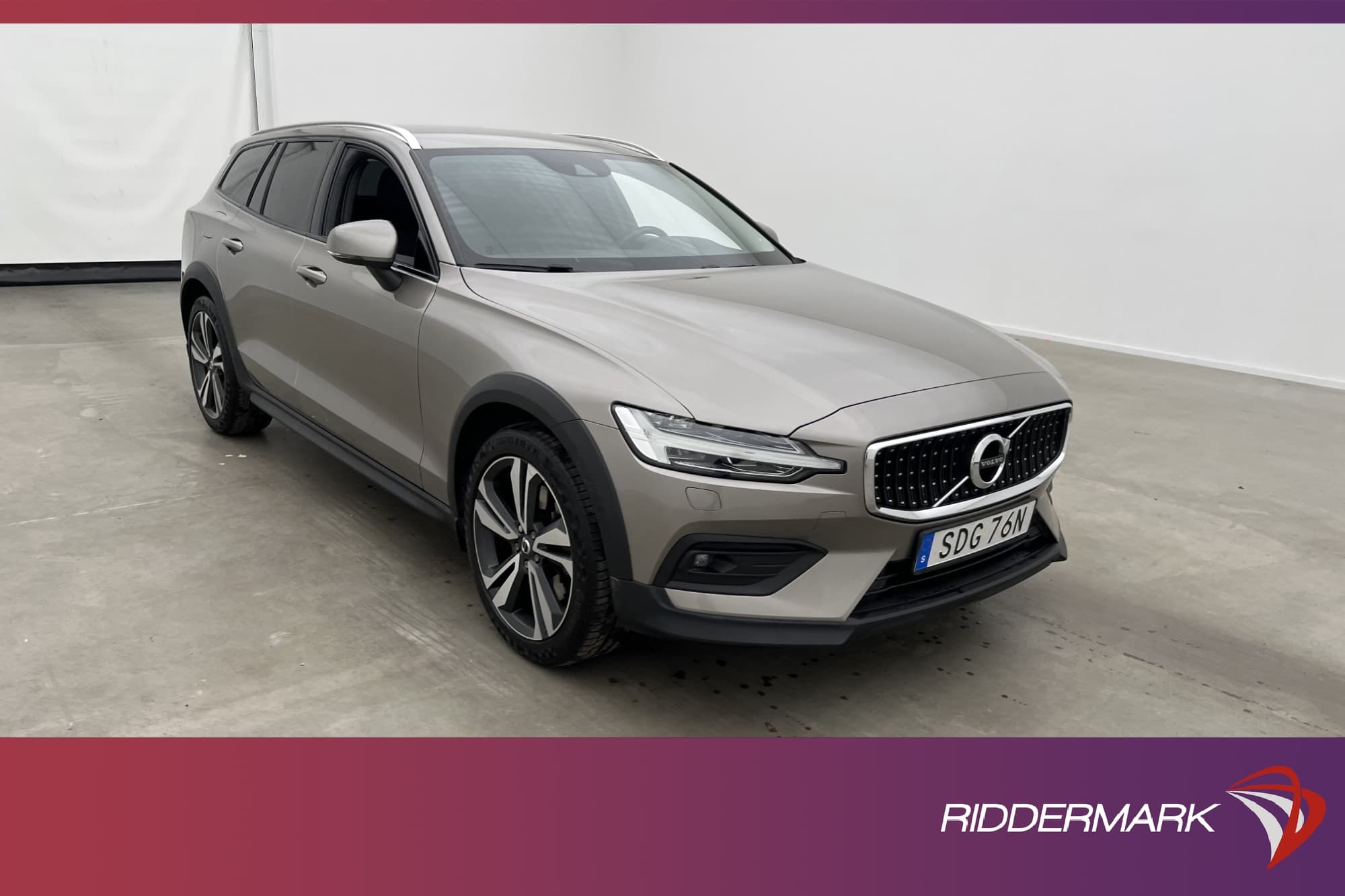 Volvo V60 Cross Country D4 AWD Momentum Skinn Elstol Drag
