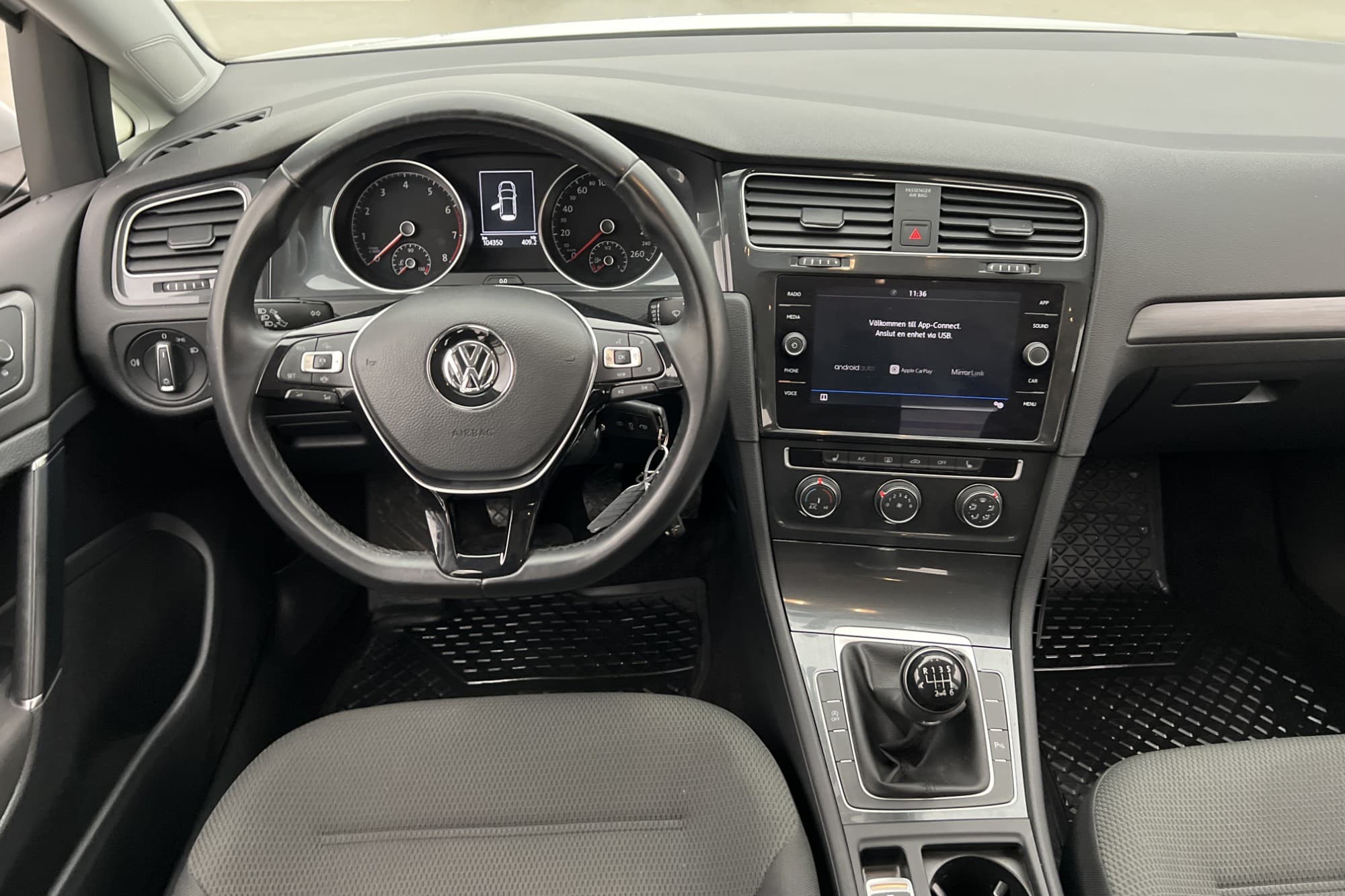 Volkswagen Golf 1.0 TSI 116hk M&K-Värmare P-Sensorer CarPlay