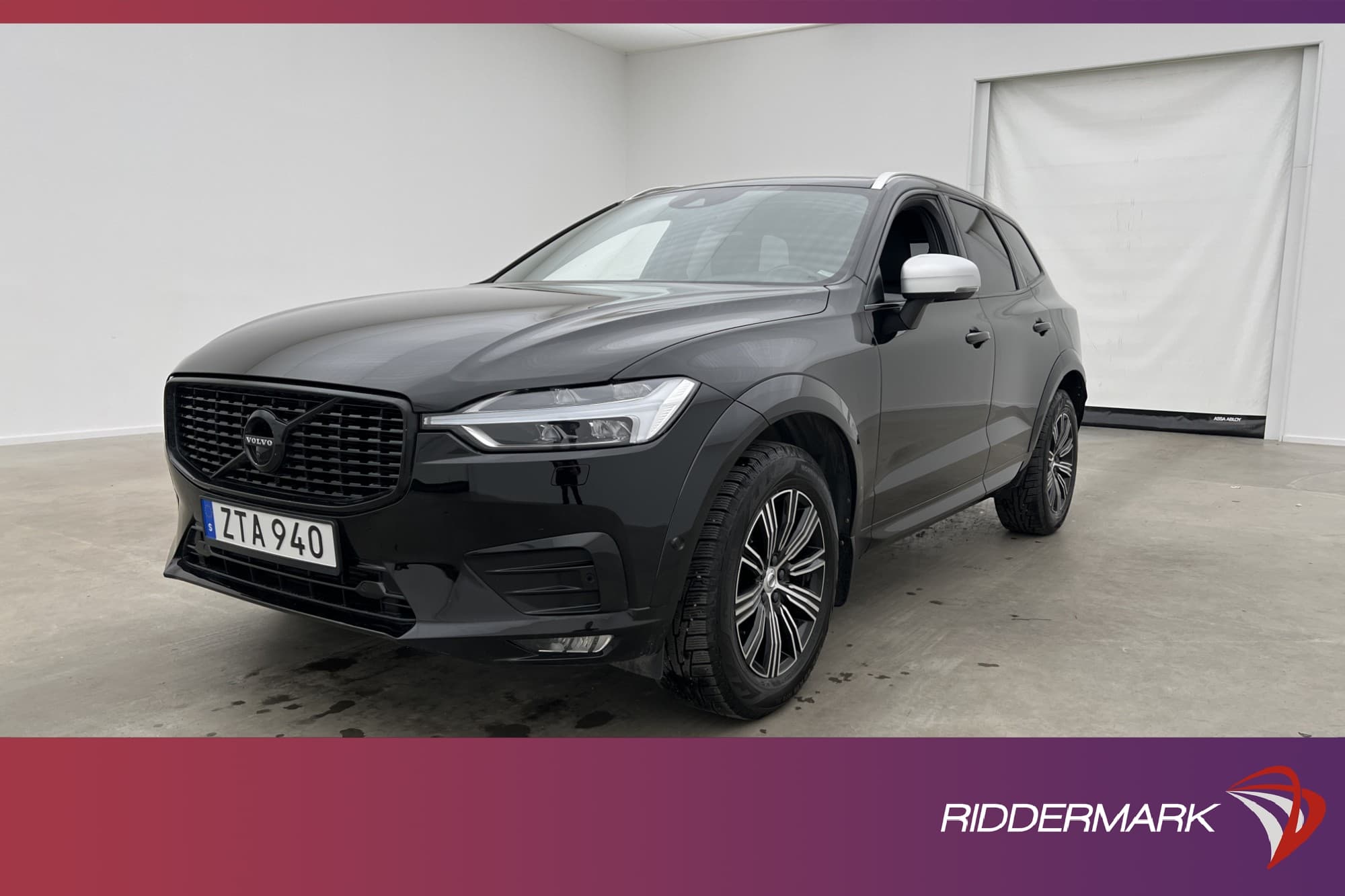 Volvo XC60 T5 AWD R-Design Pano H/K VOC Värm 360° CarPlay