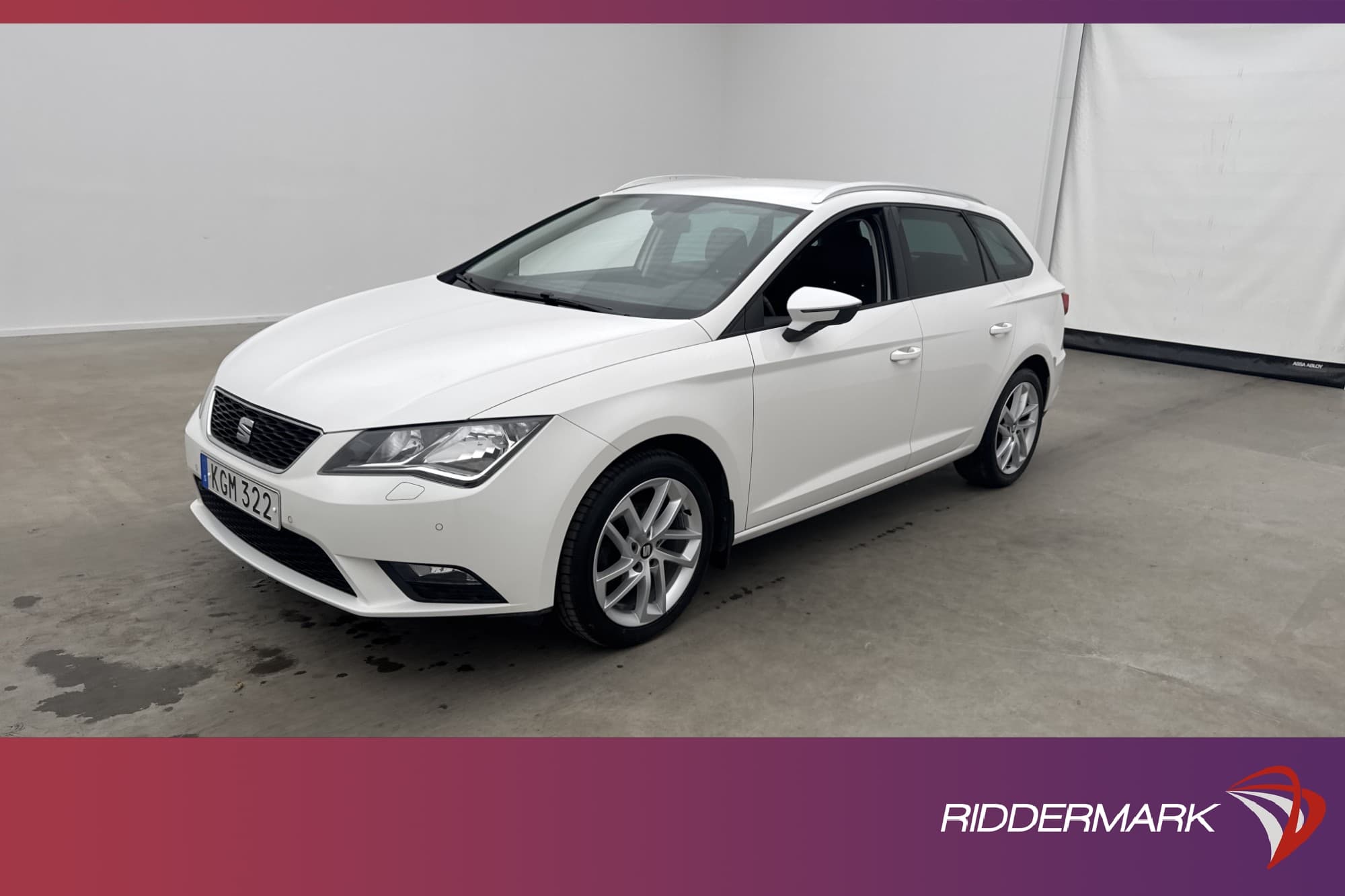 SEAT Leon ST 110hk Style Värmare Dragkrok CarPlay Sensorer