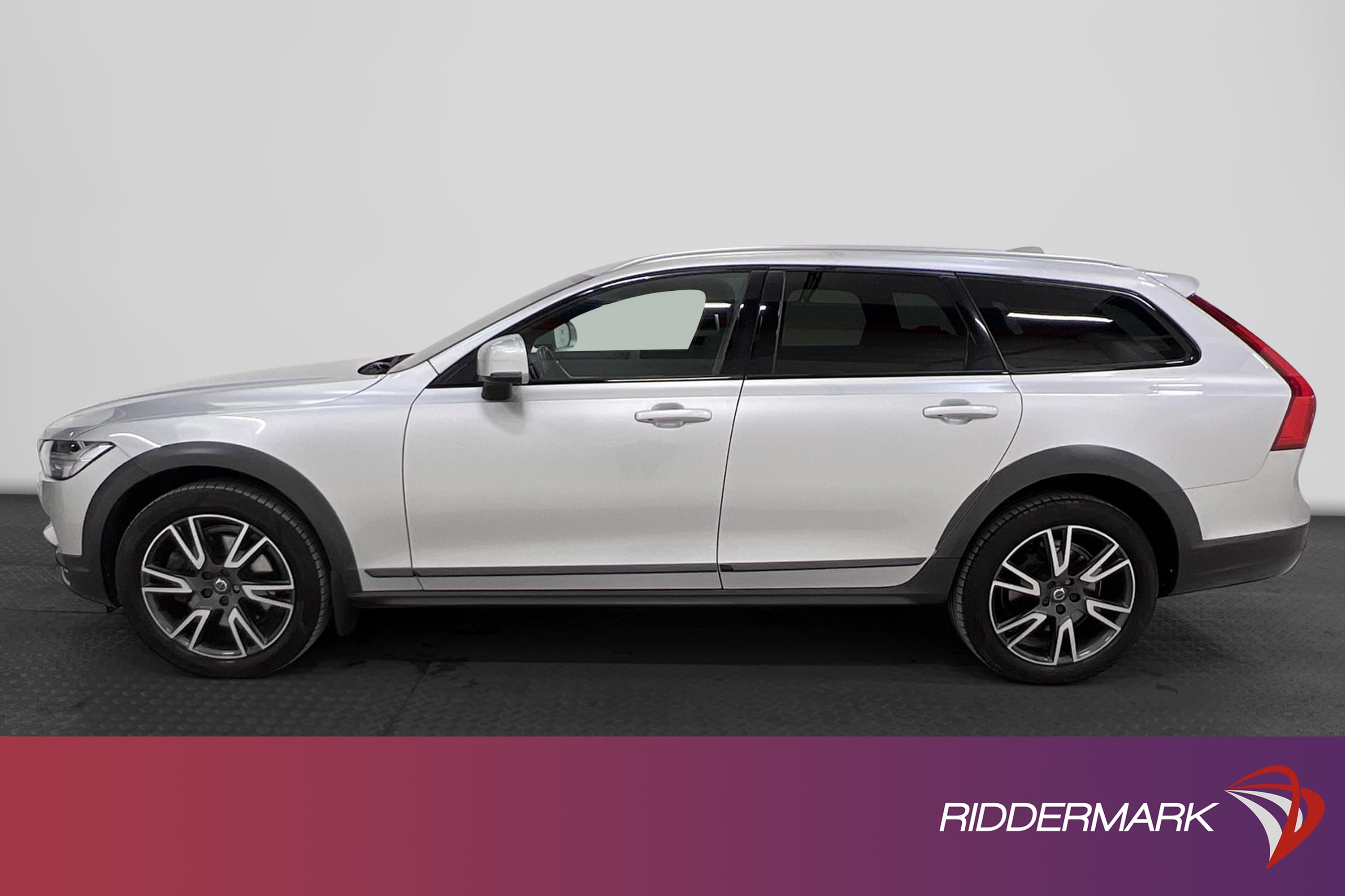 Volvo V90 D4 AWD Cross Country