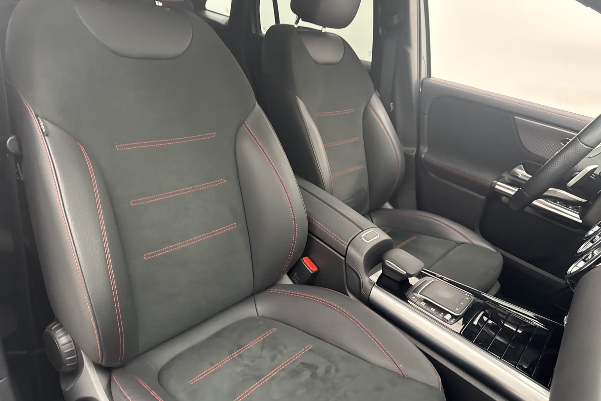 Mercedes-Benz EQA 250 190hk AMG Kamera Värmare MOMS