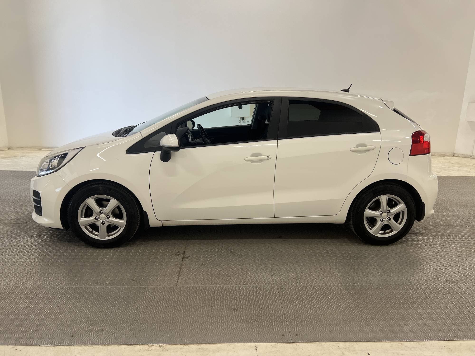 Kia Rio 1.2 CVVT 84hk Special Edt B-kamera Navi 1-Brukare