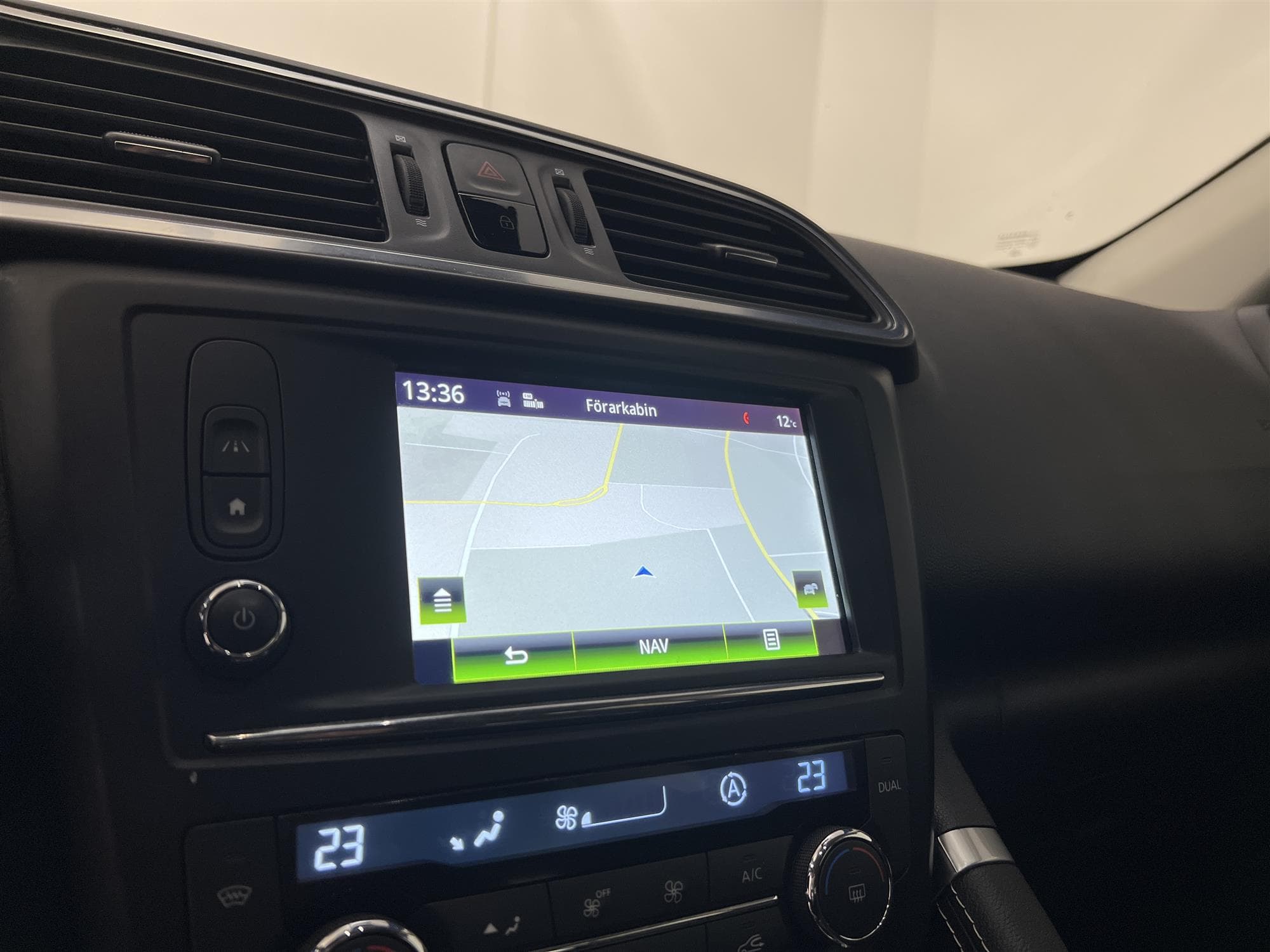 Renault Kadjar 1.2 TCe EDC 130hk Navi Bose Skinn Låg Skatt 